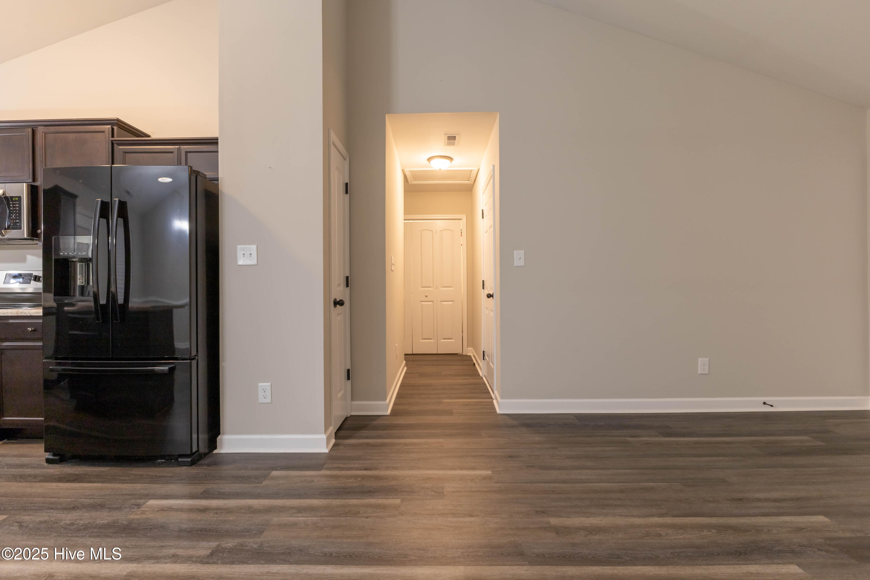 100545107 | Photo 11