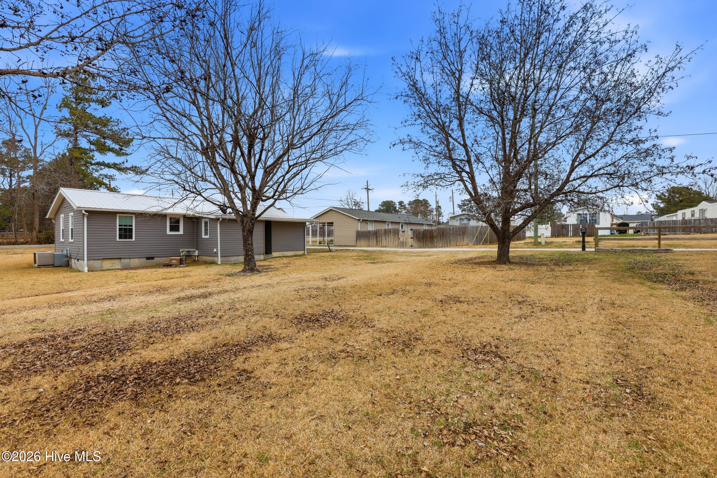 100561311 | Photo 76