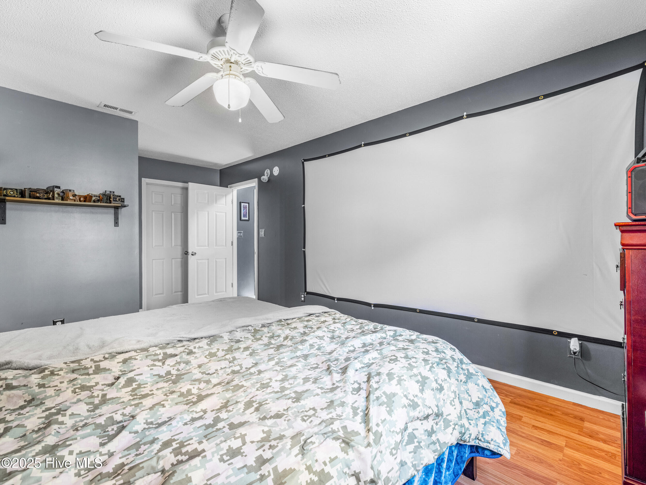 100541472 | Photo 35