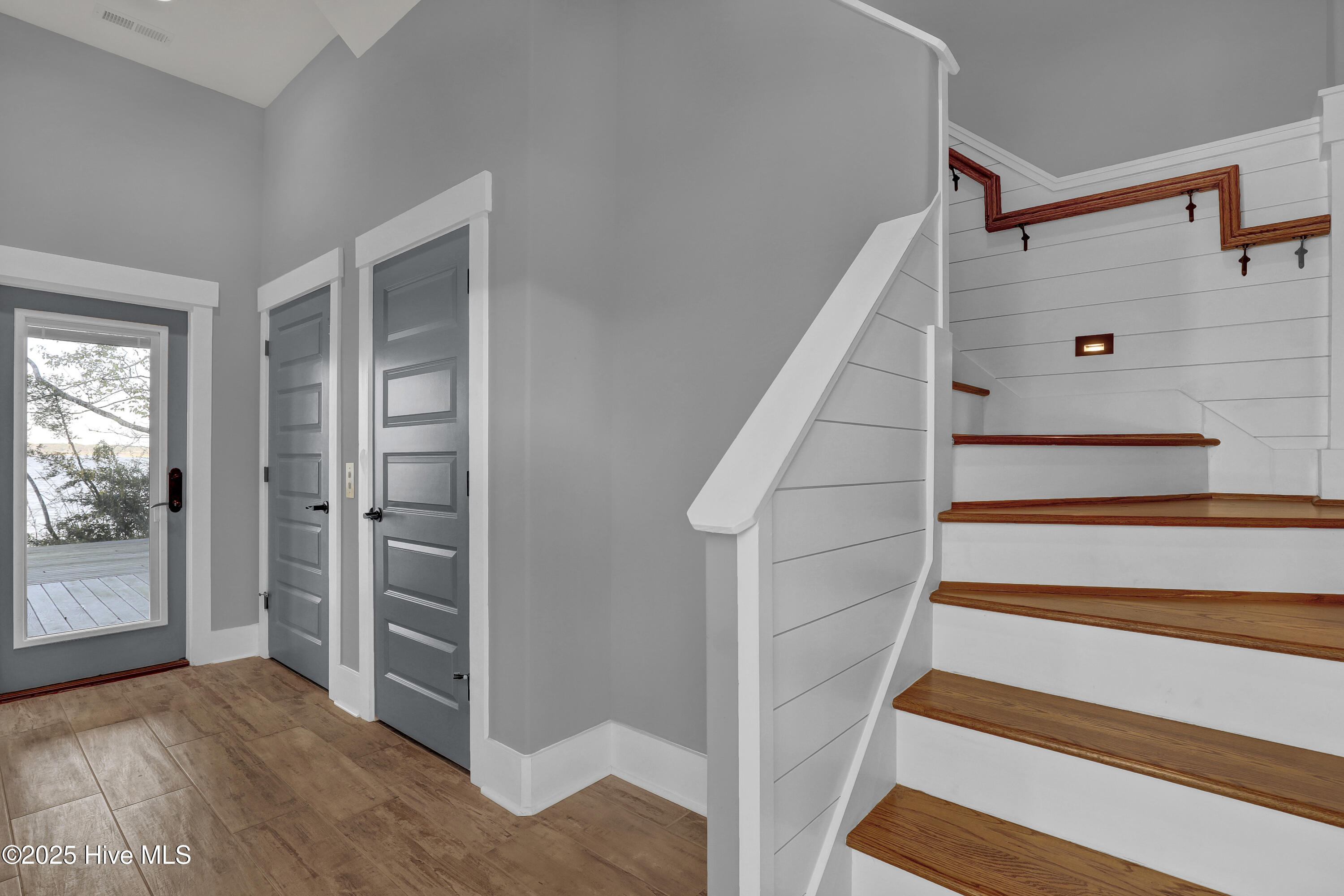 100540247 | Photo 57