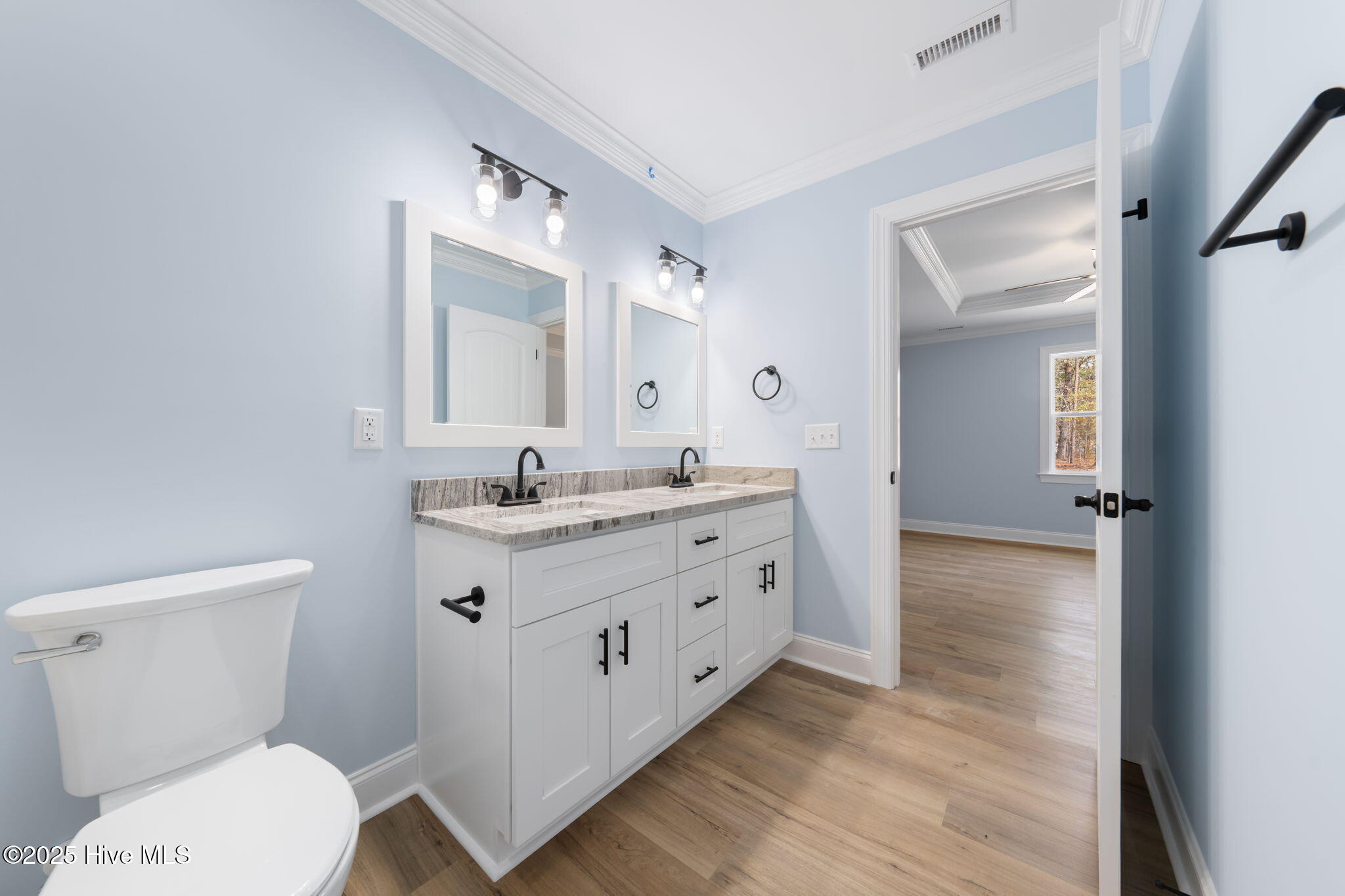 100525328 | Photo 13