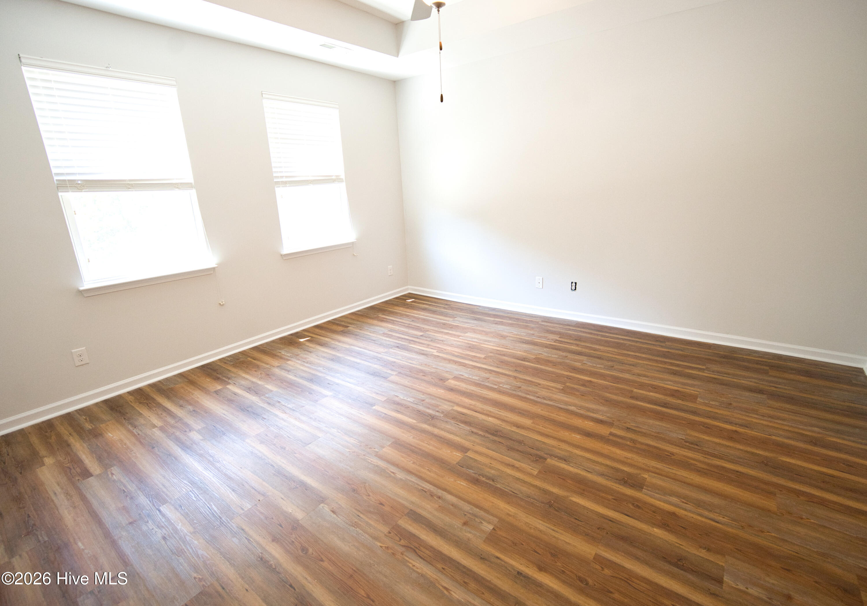 100569756 | Photo 27