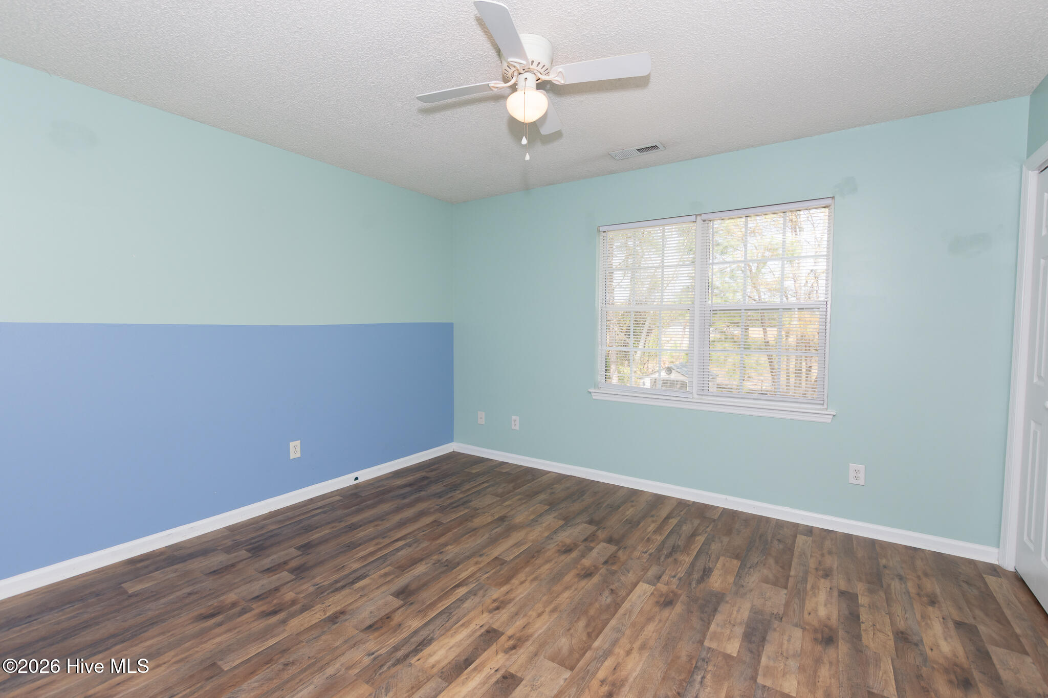 100564073 | Photo 18