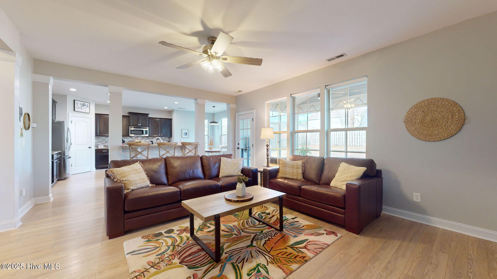 100530169 | Photo 31