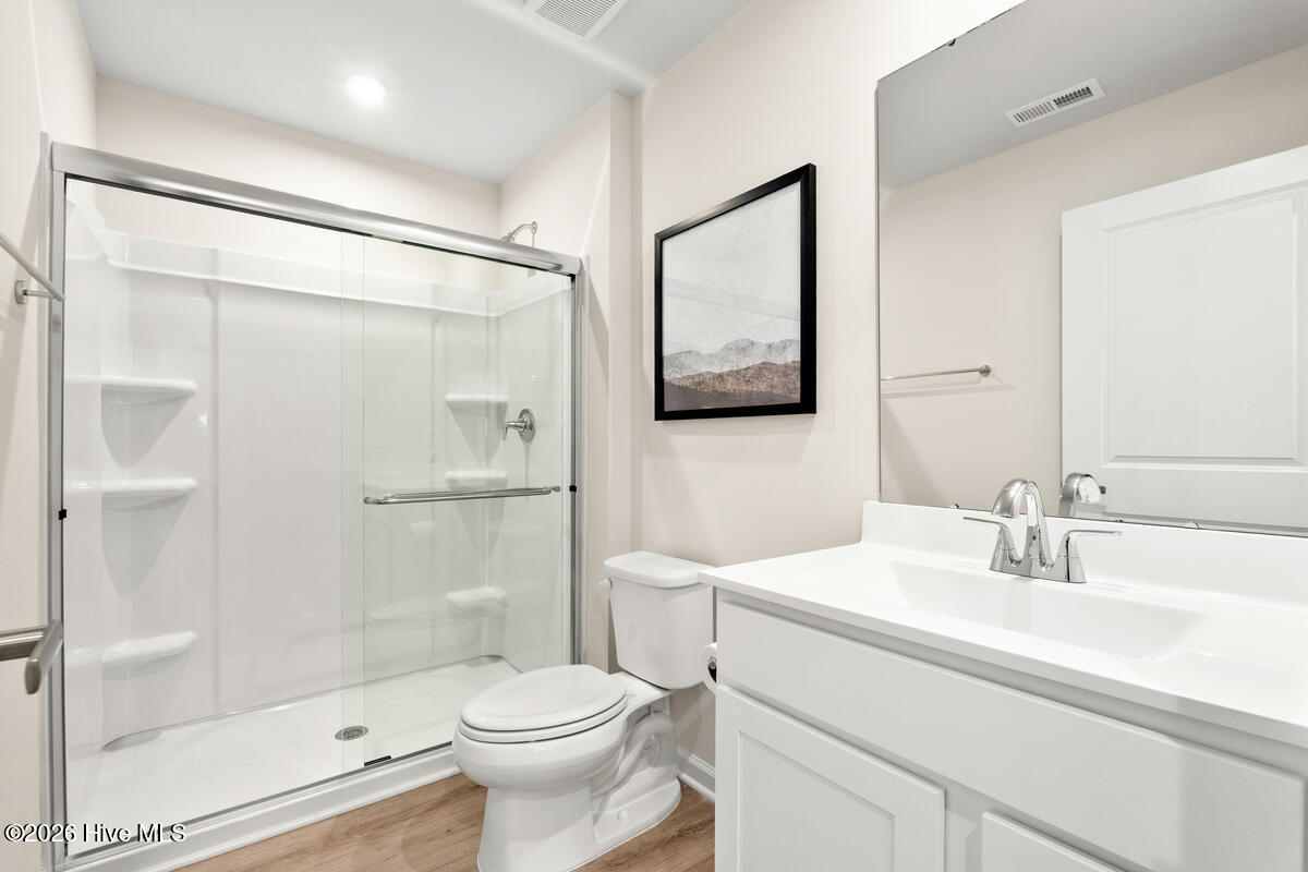 100564045 | Photo 37