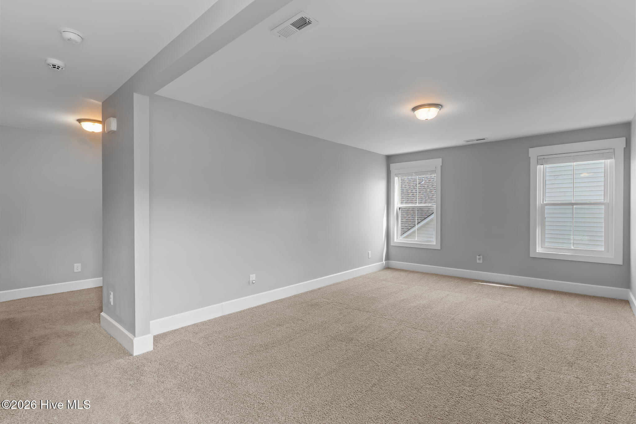 100562653 | Photo 40