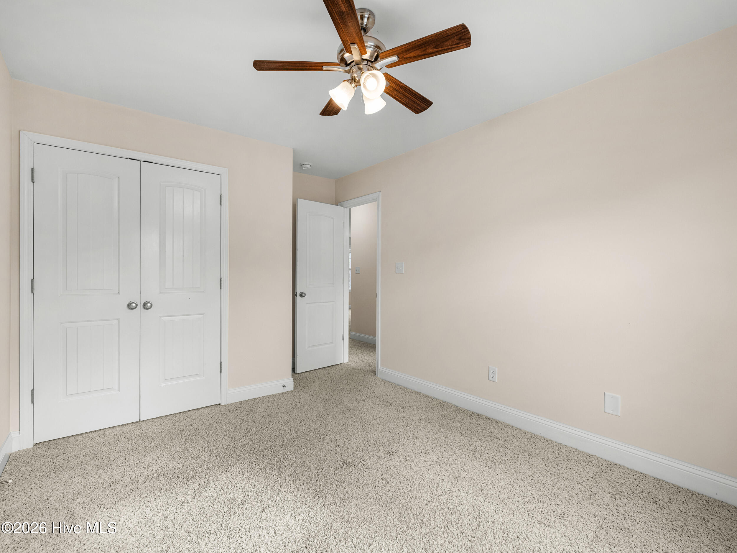 100548772 | Photo 48