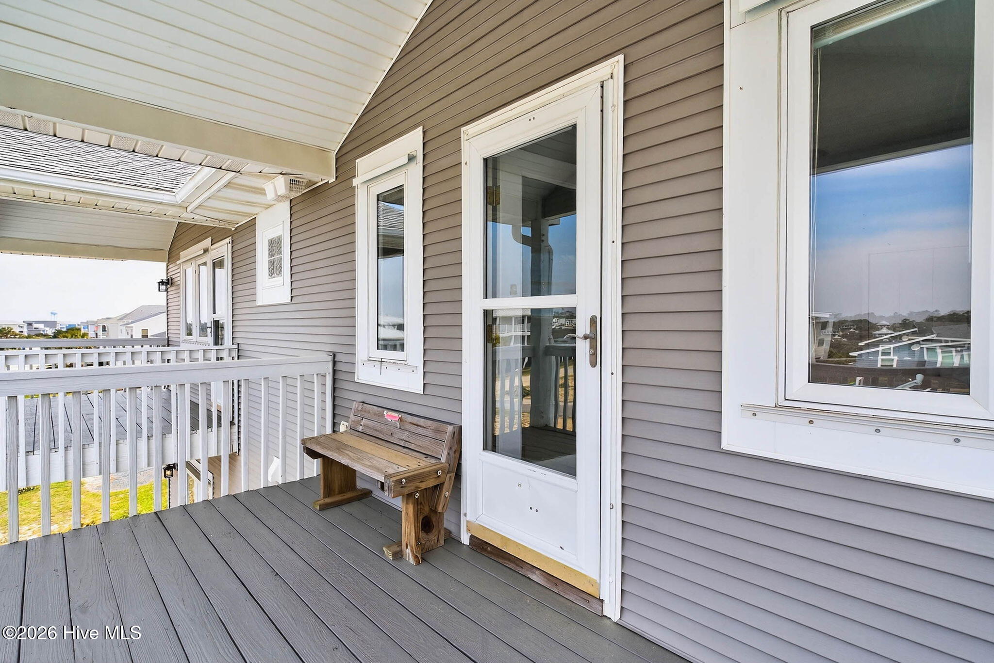 100562885 | Photo 34