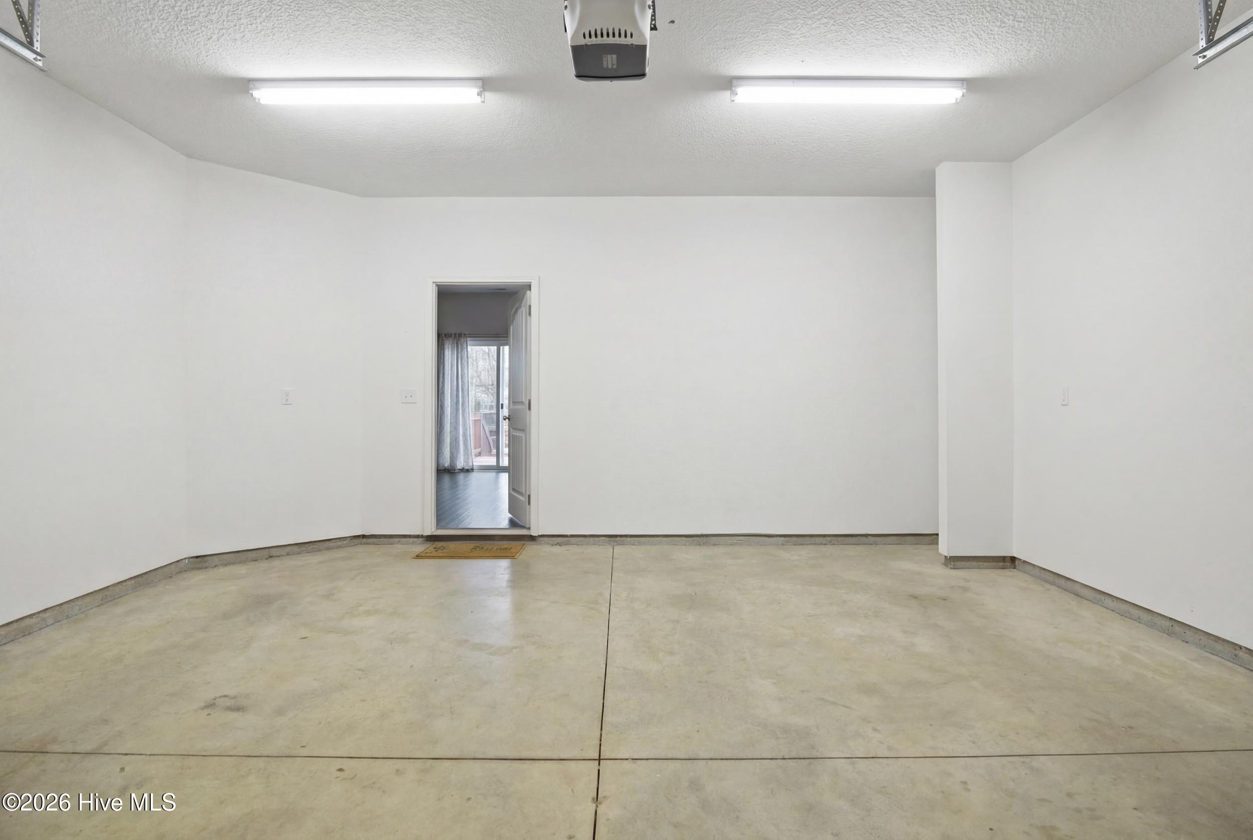 100552695 | Photo 66