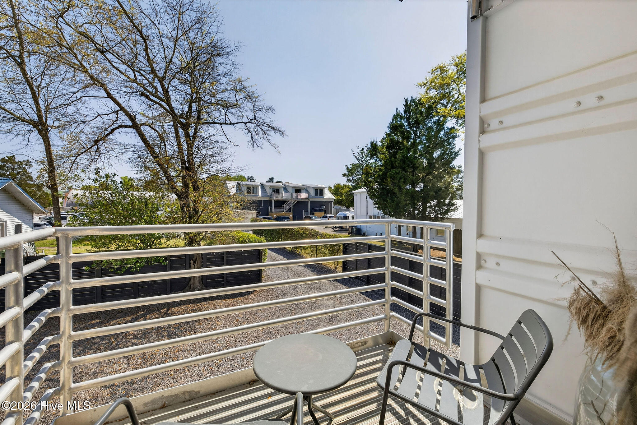 100563614 | Photo 28