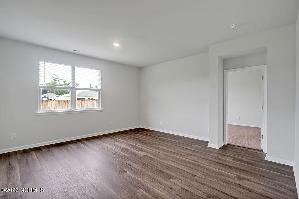 100532649 | Photo 12