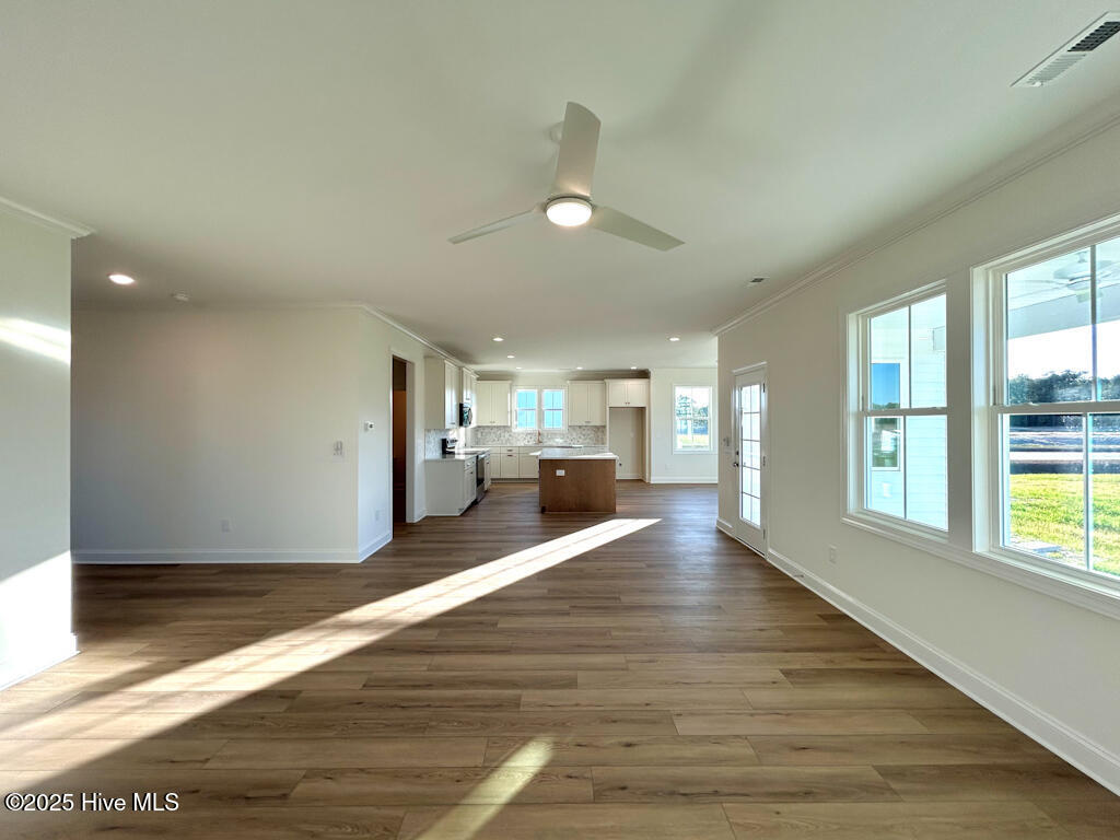 100510089 | Photo 17