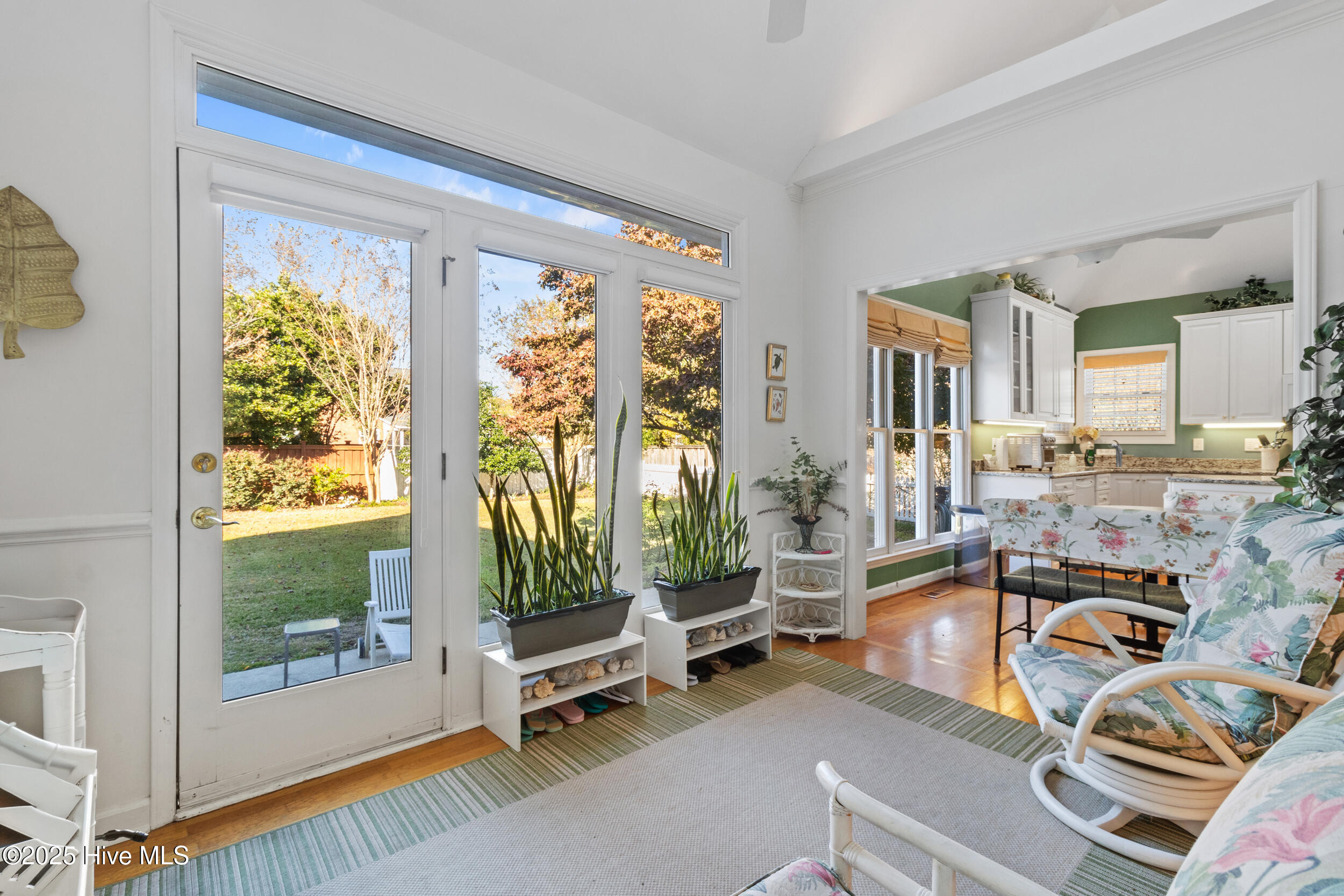 100541075 | Photo 17