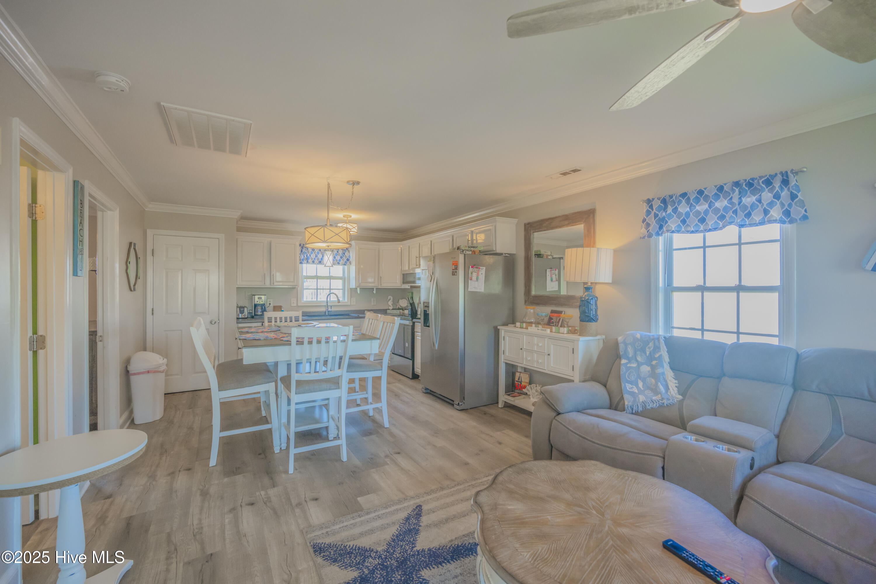 100482049 | Photo 36