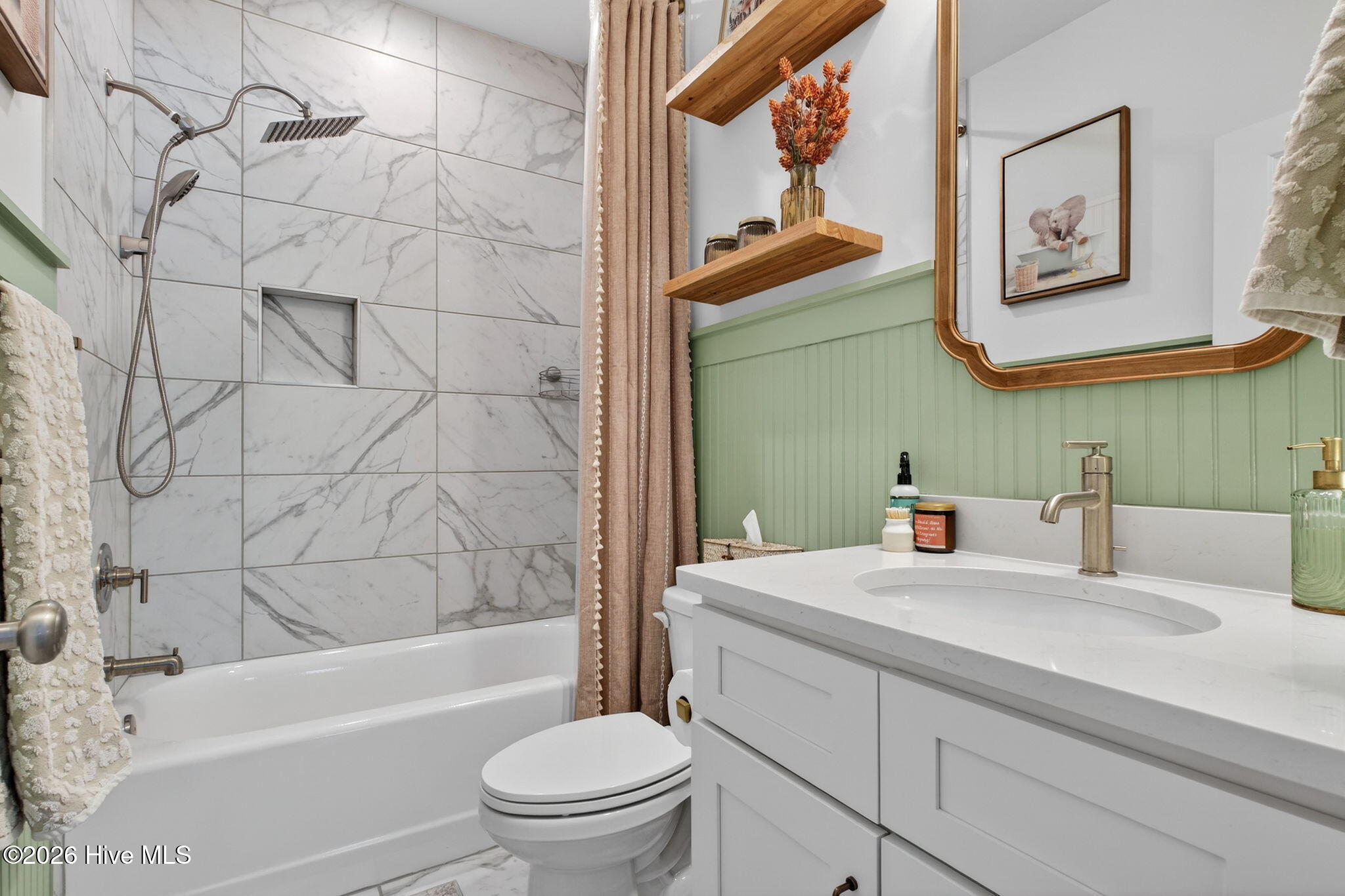 100559815 | Photo 43