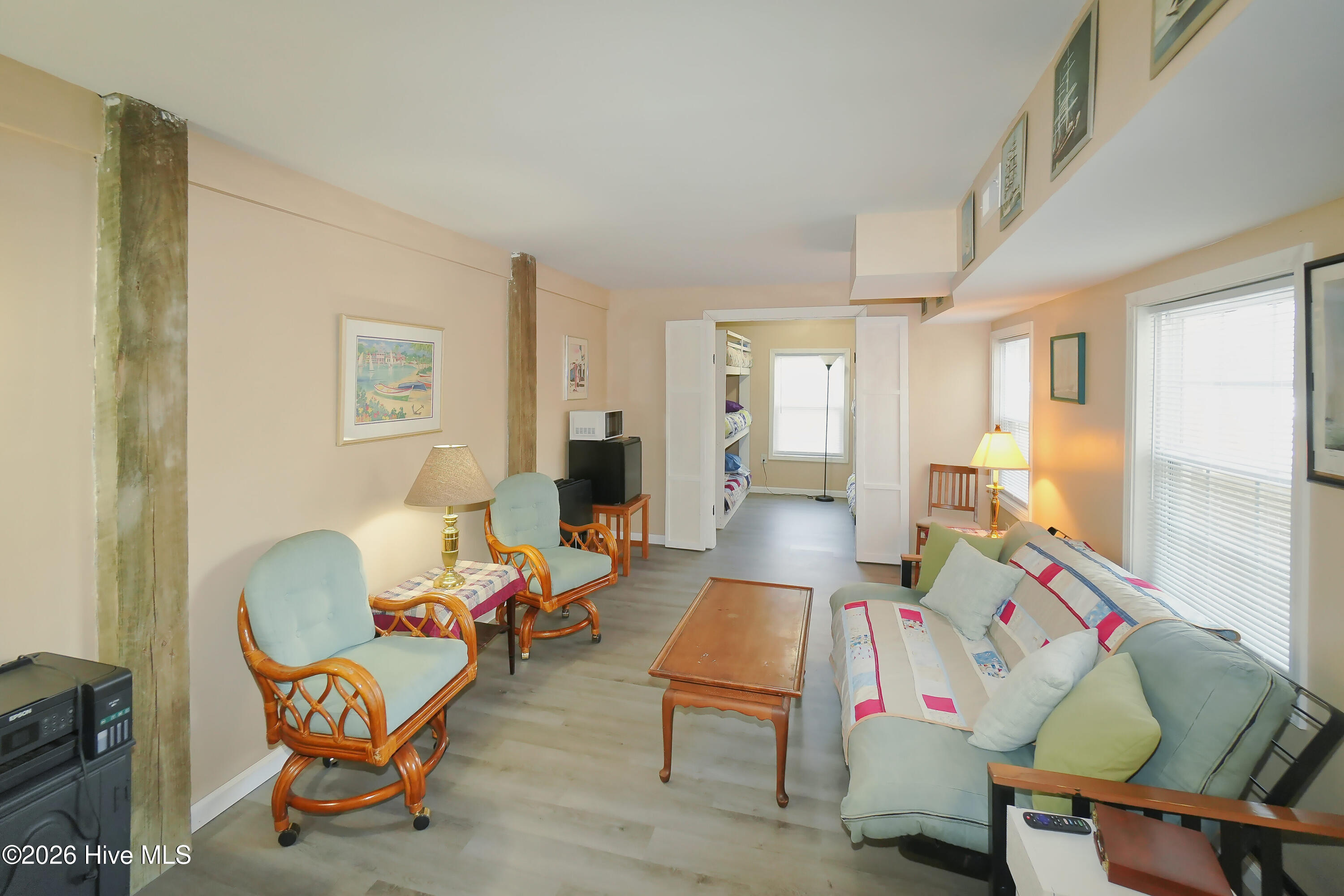 100550833 | Photo 19