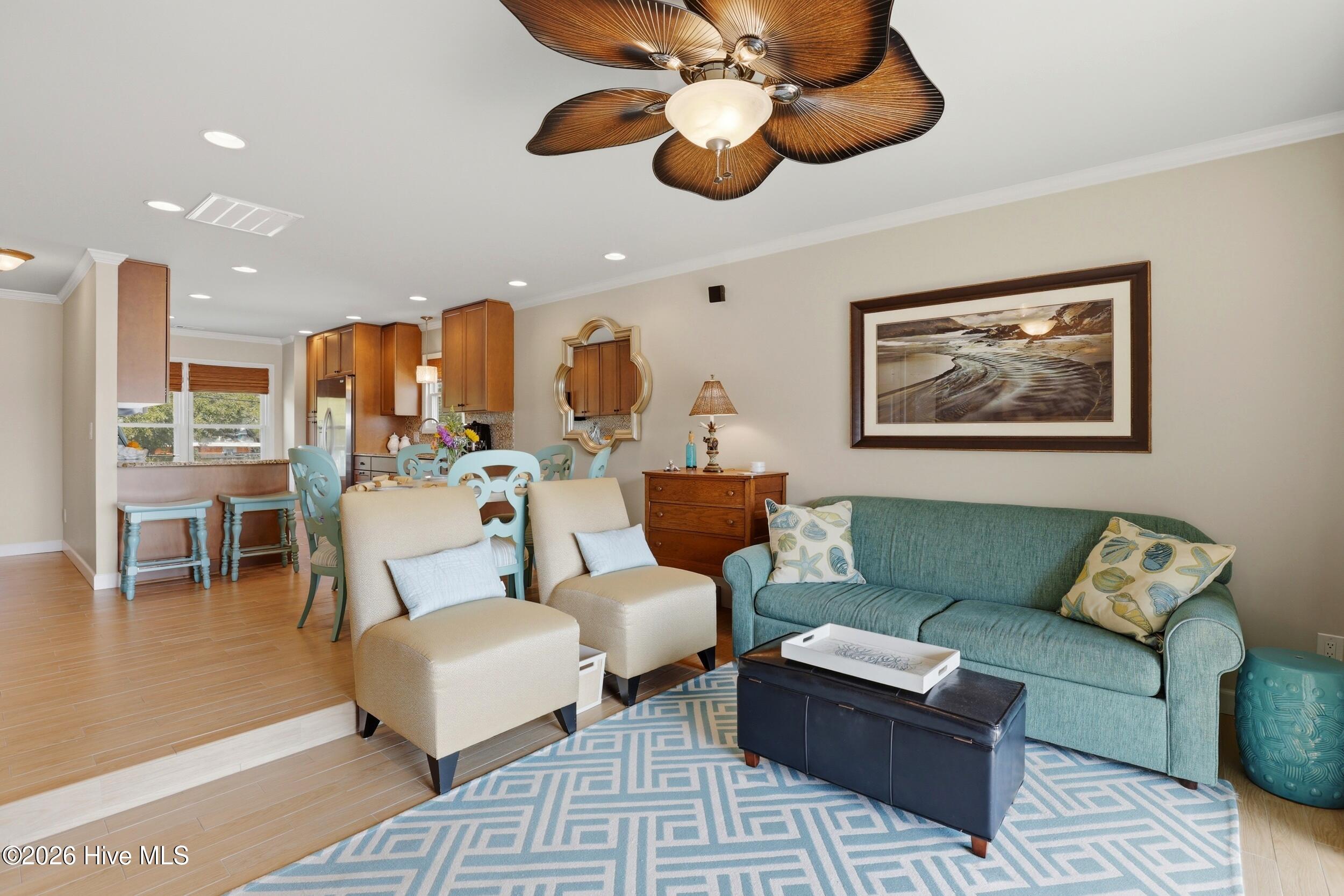 100559731 | Photo 12