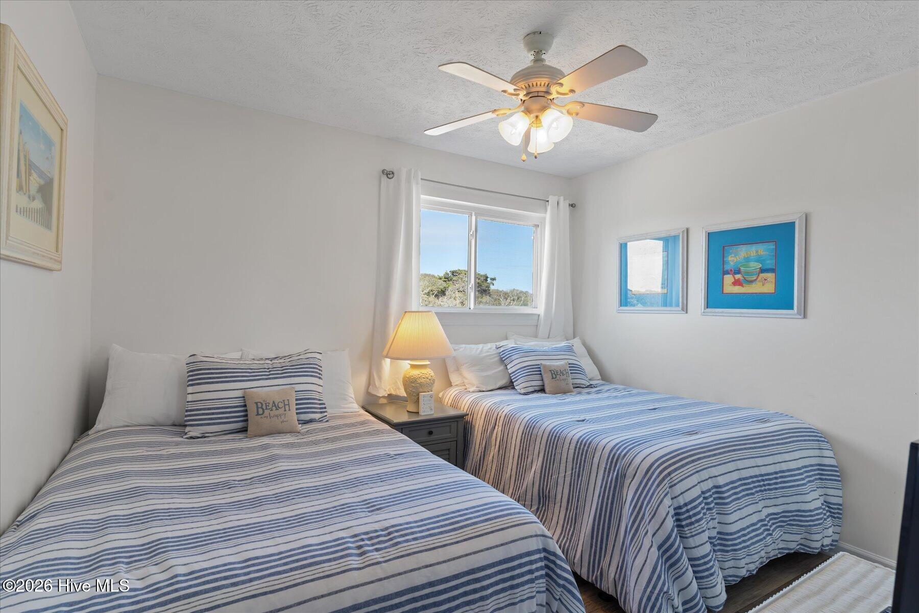 100564383 | Photo 37