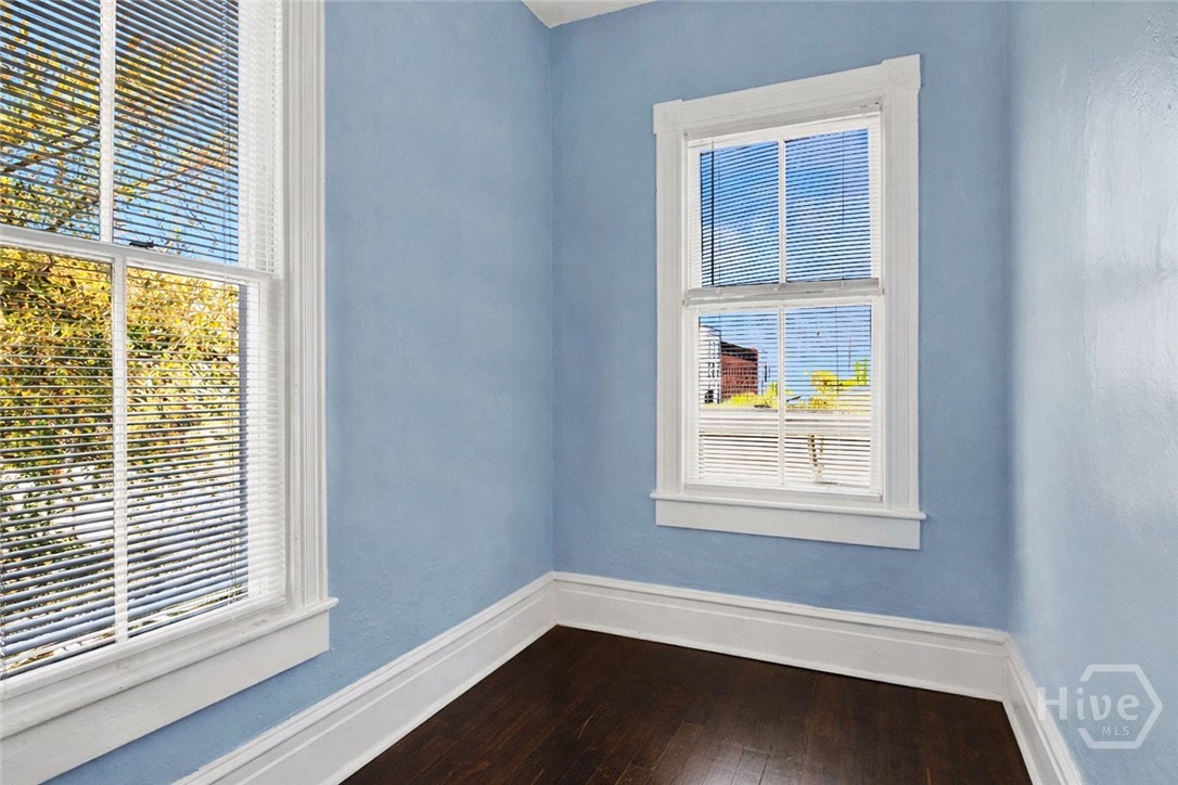 Bonus room/Office/Small bedroom