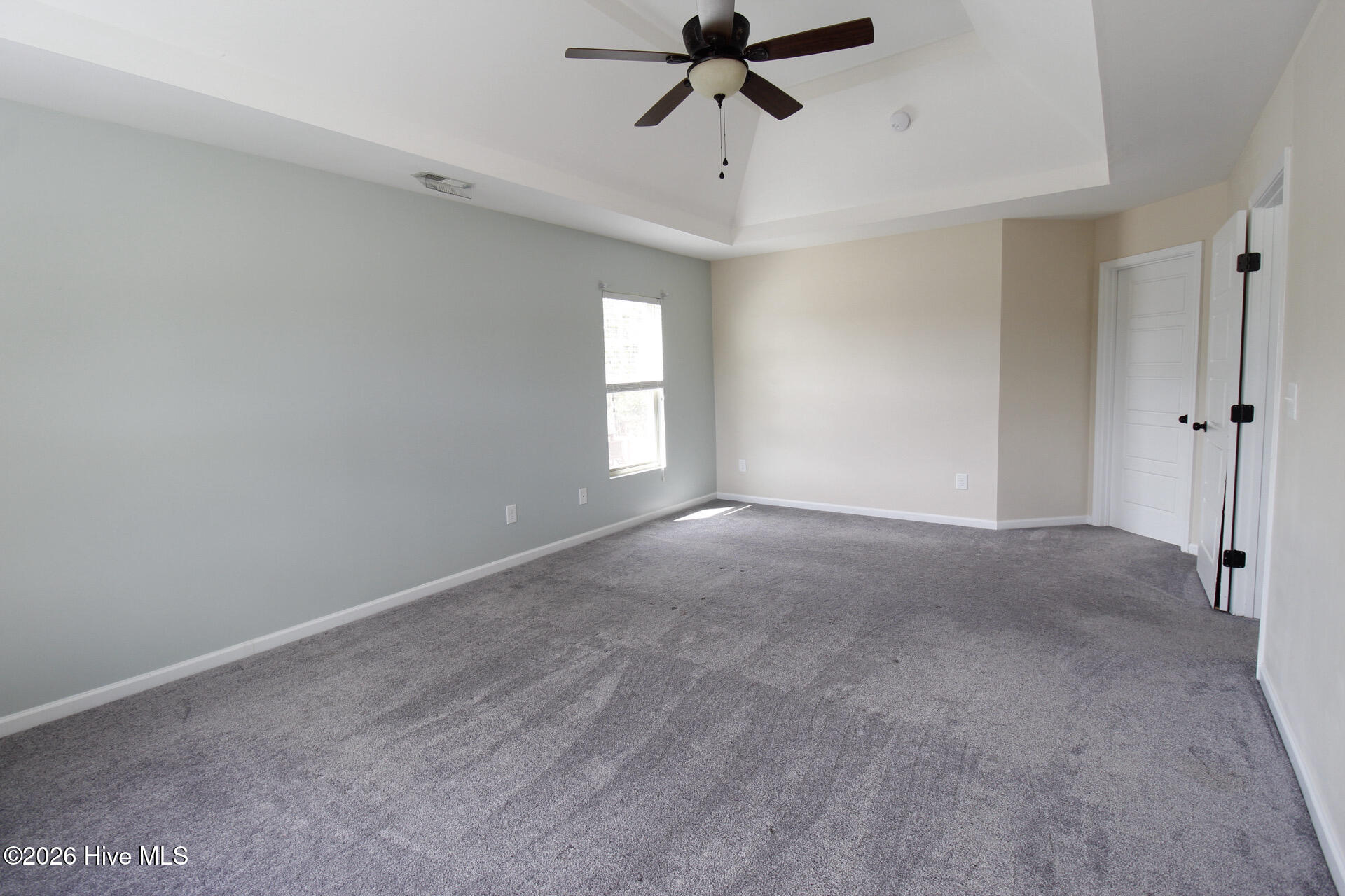 100558904 | Photo 16