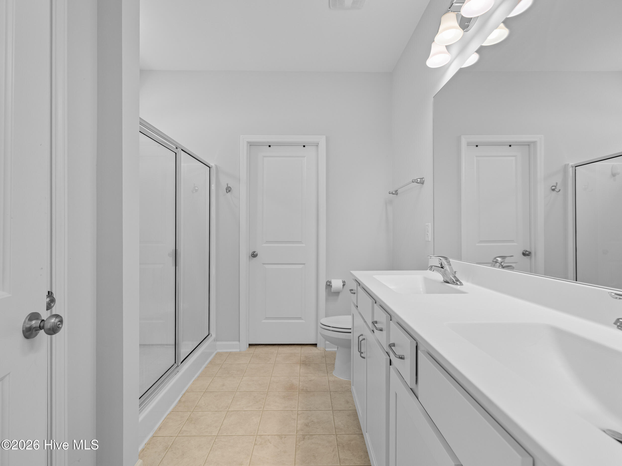 100557695 | Photo 43