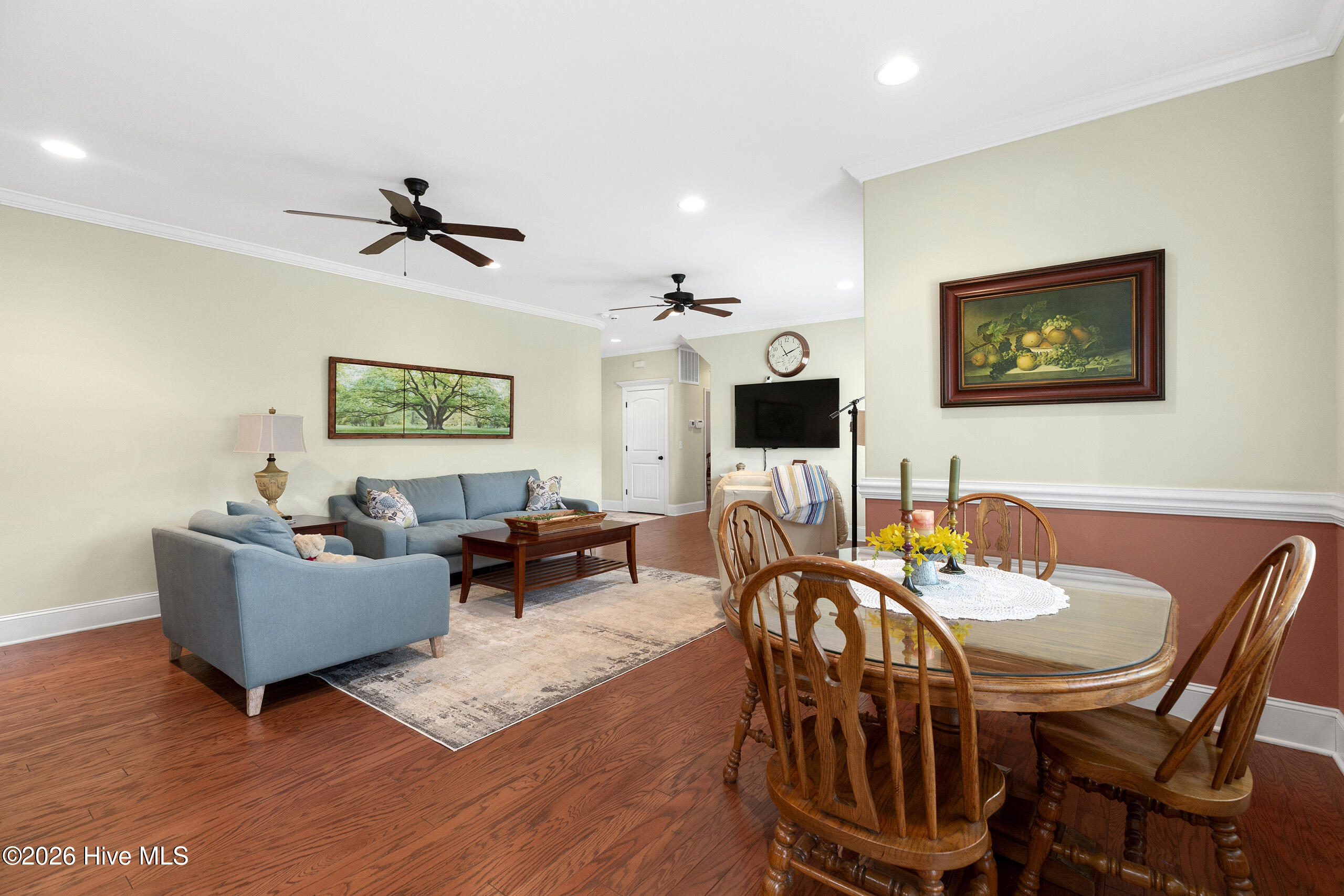 100558971 | Photo 15