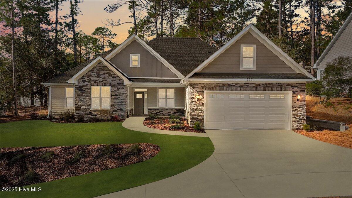 555 Lake Forest Drive SE