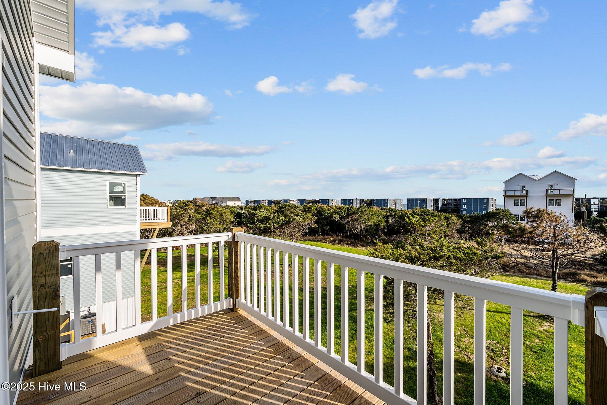 100519991 | Photo 32