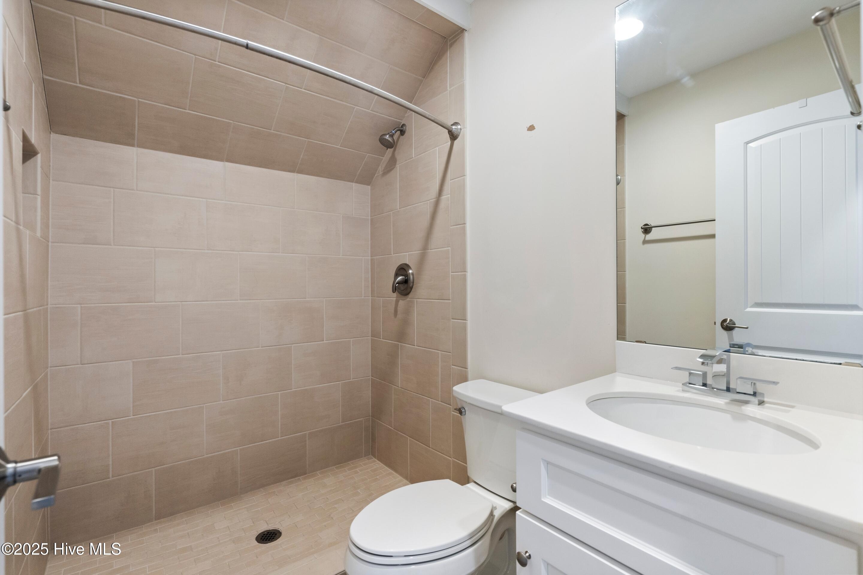 100544817 | Photo 29