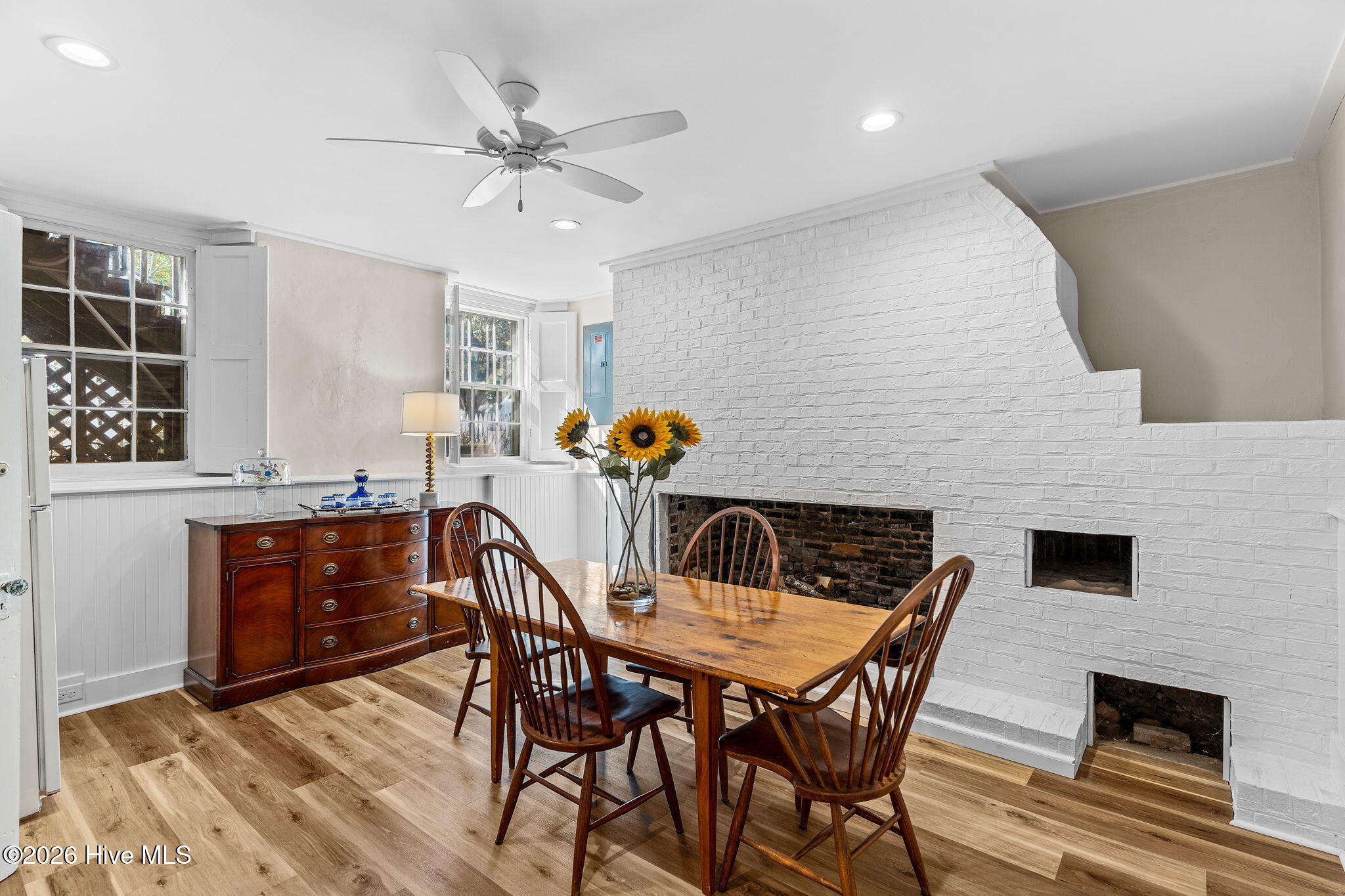 100562122 | Photo 53