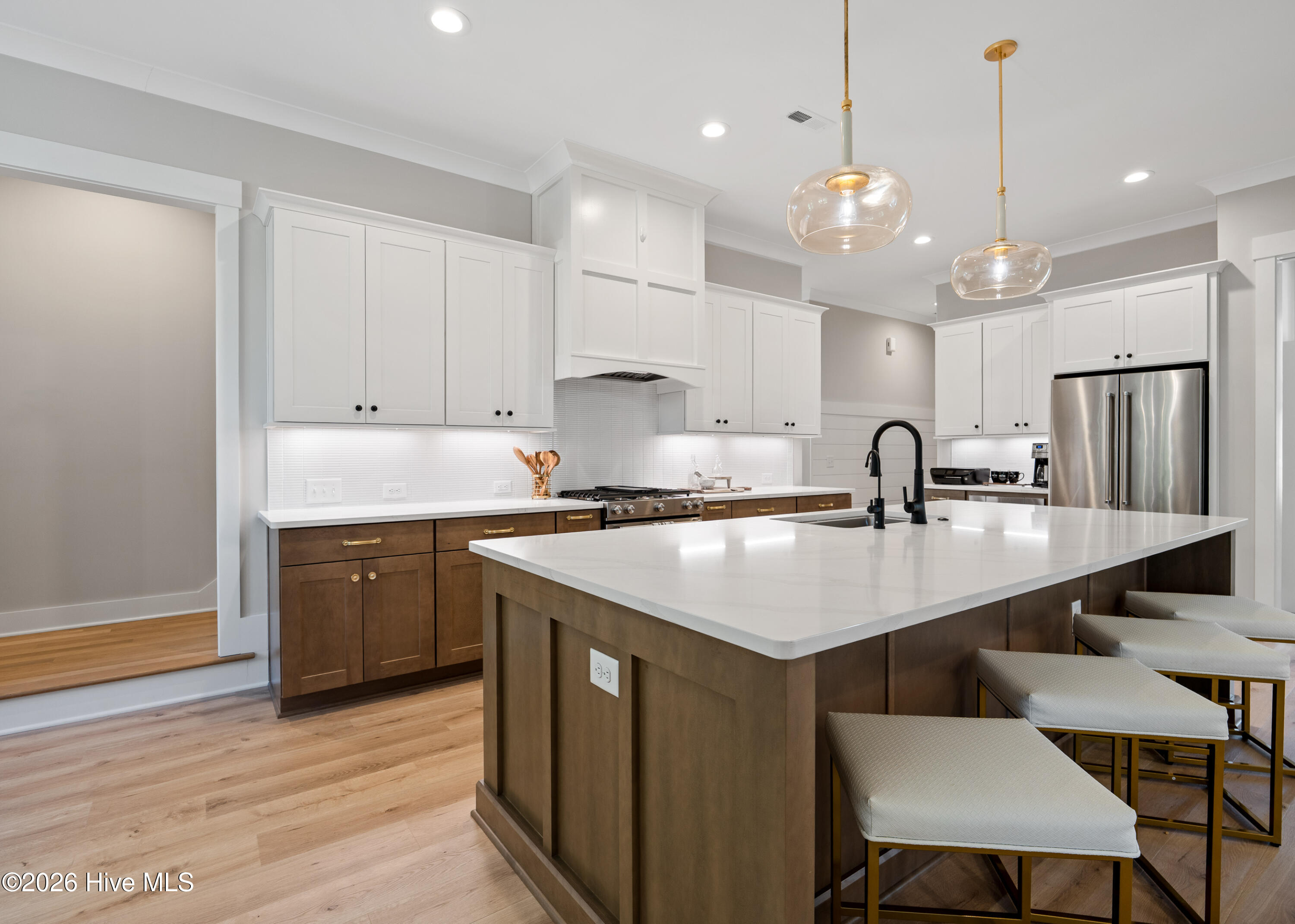 100558184 | Photo 28