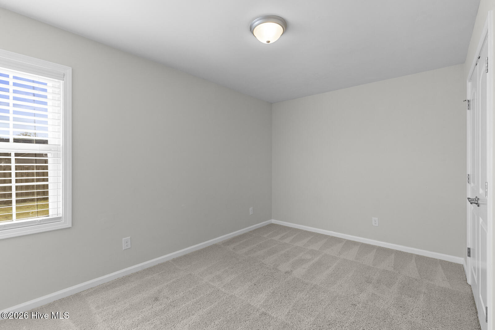 100563691 | Photo 21