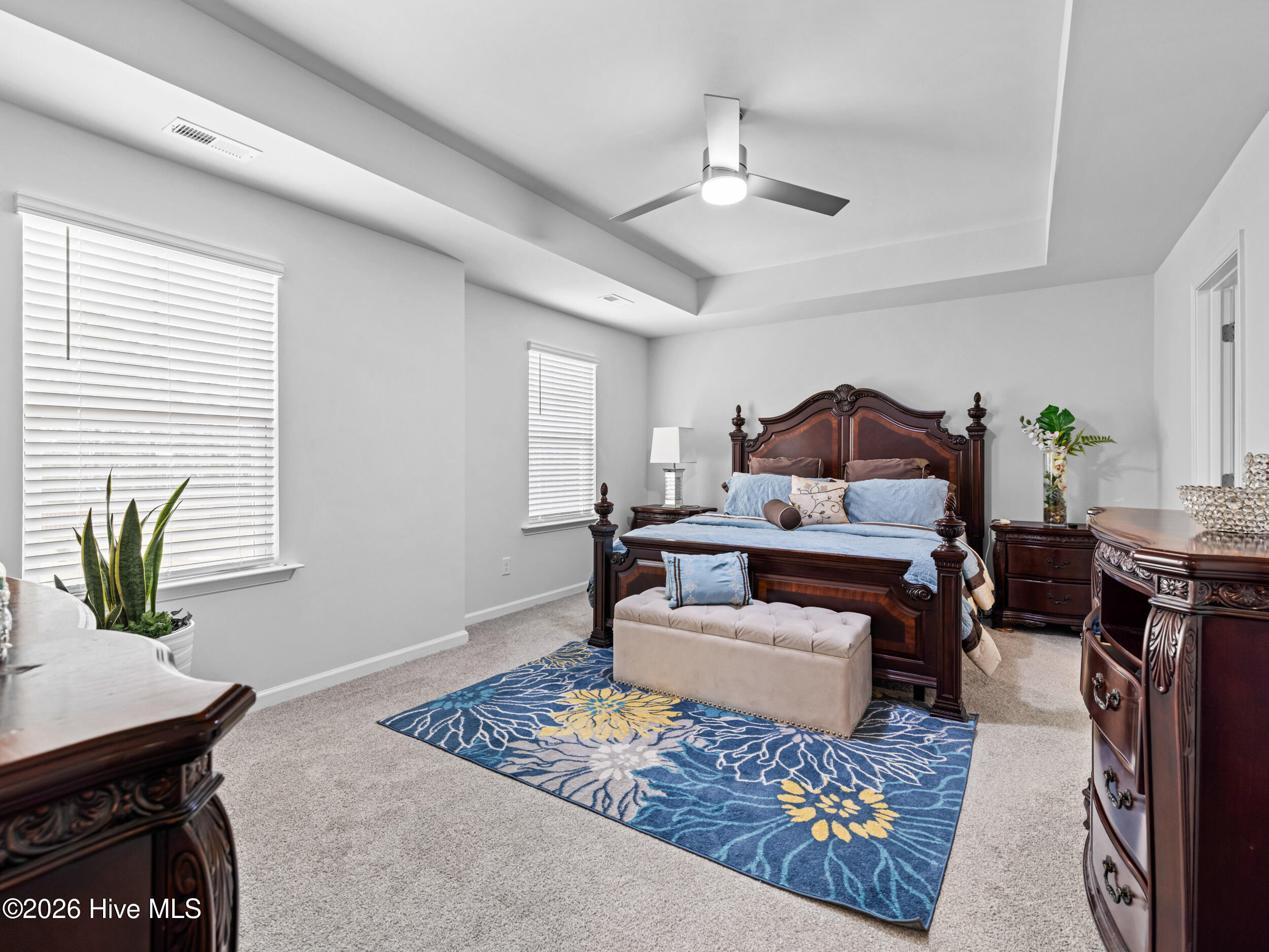 100562938 | Photo 30