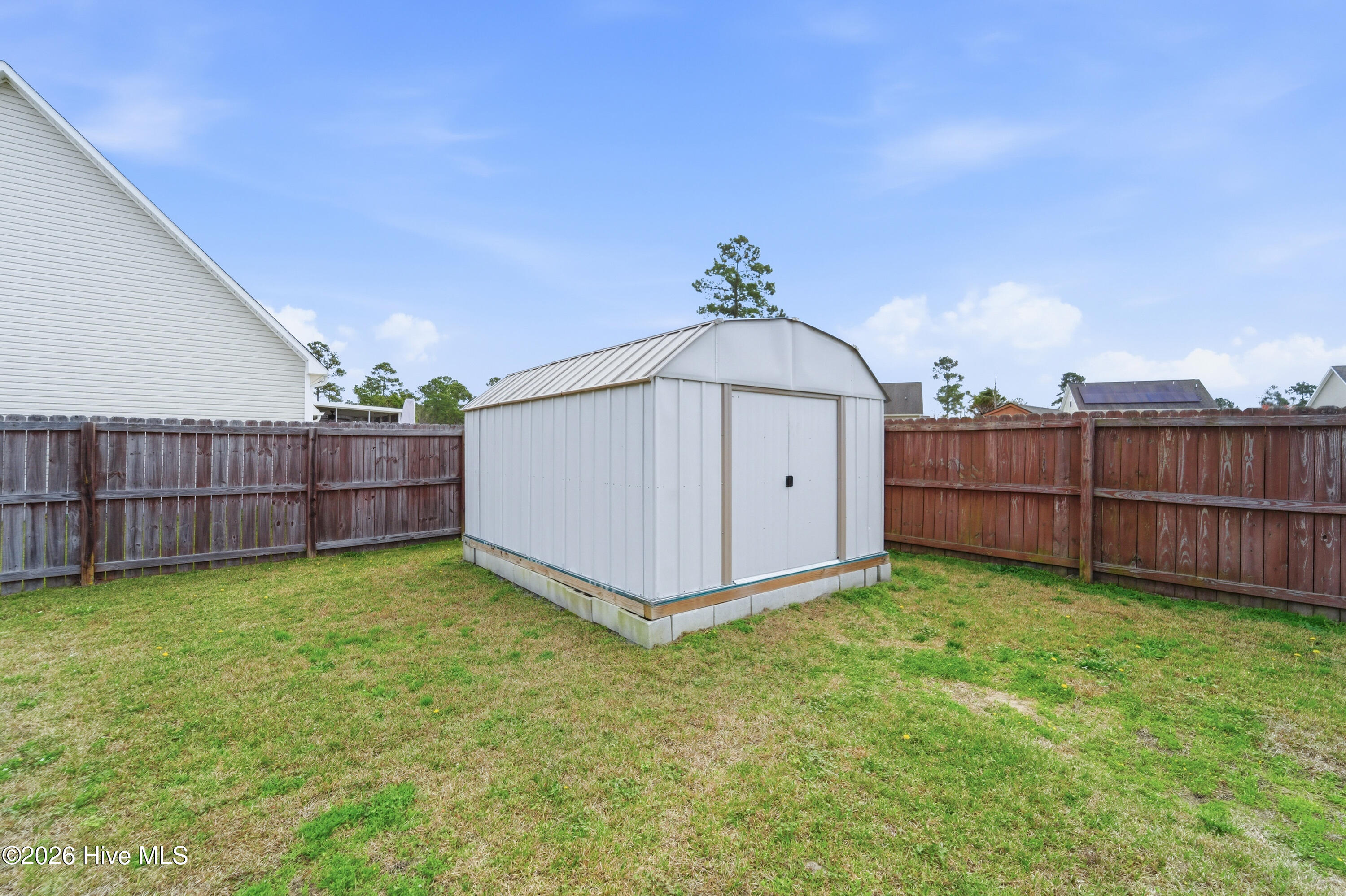 100560399 | Photo 22