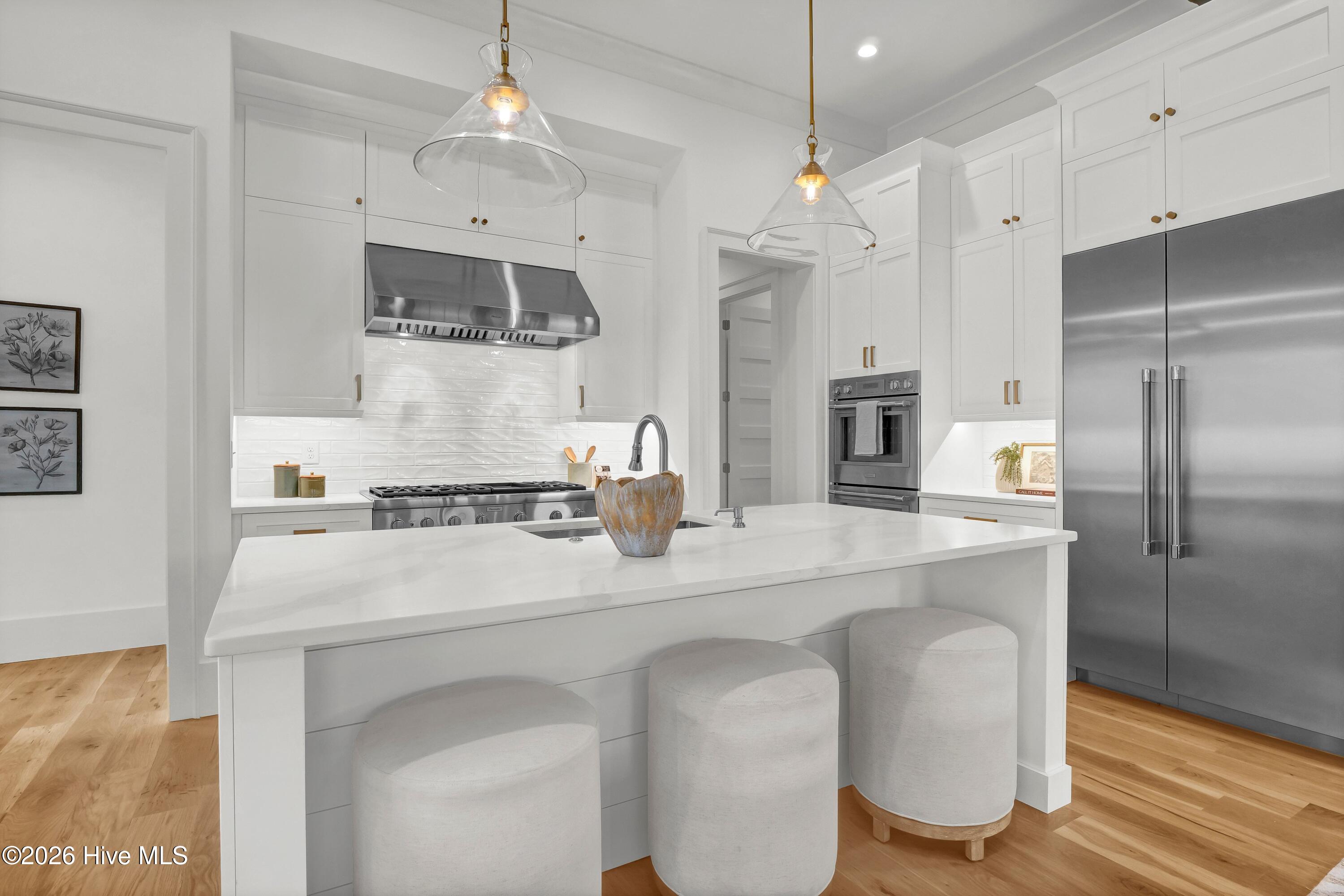 100553648 | Photo 16