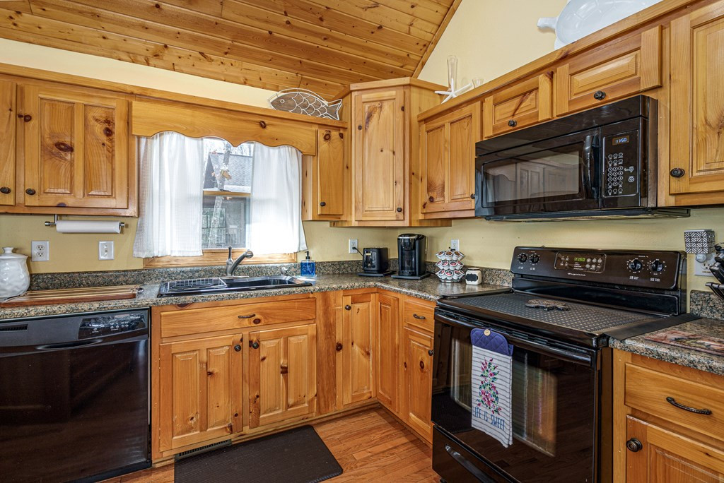 198 Dew Drop Lane, Murphy, NC 28906 Listing Photo  6