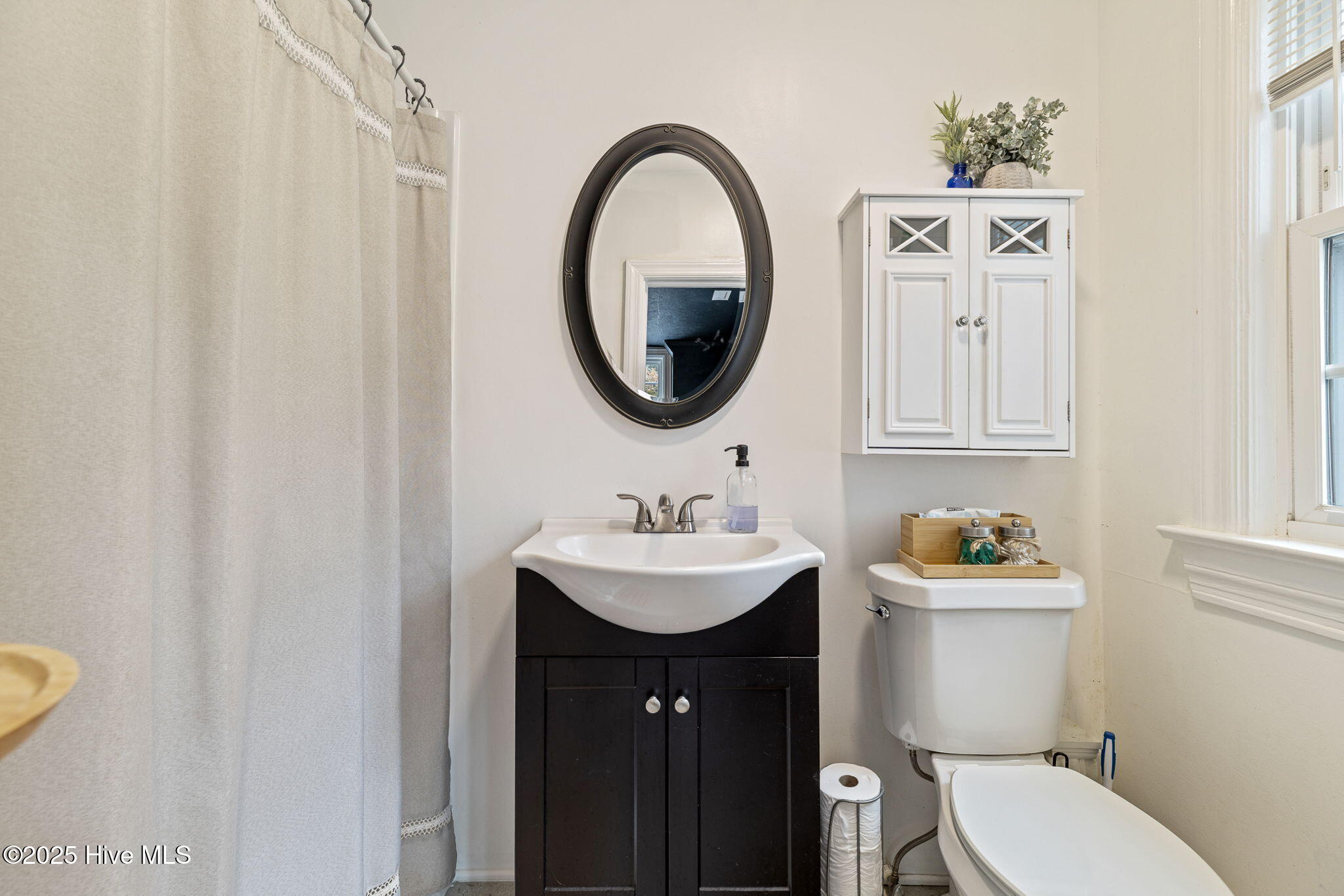 100533679 | Photo 42