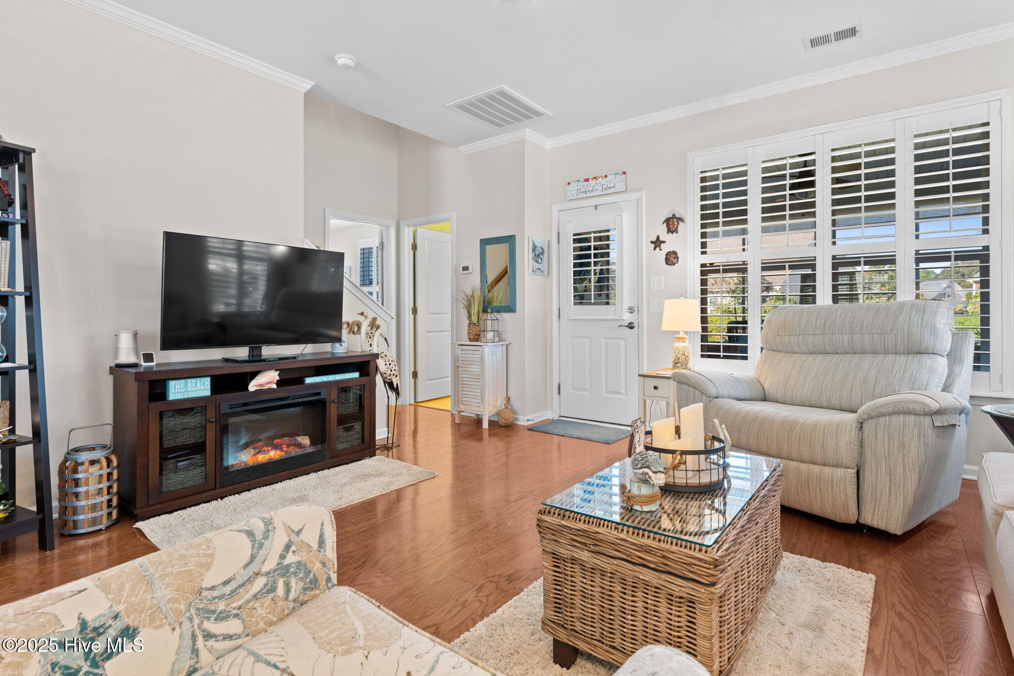 100538371 | Photo 19