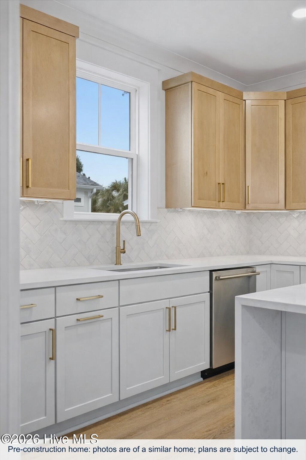 100567849 | Photo 55