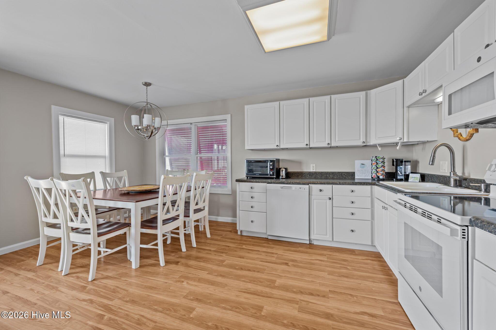 100559652 | Photo 35