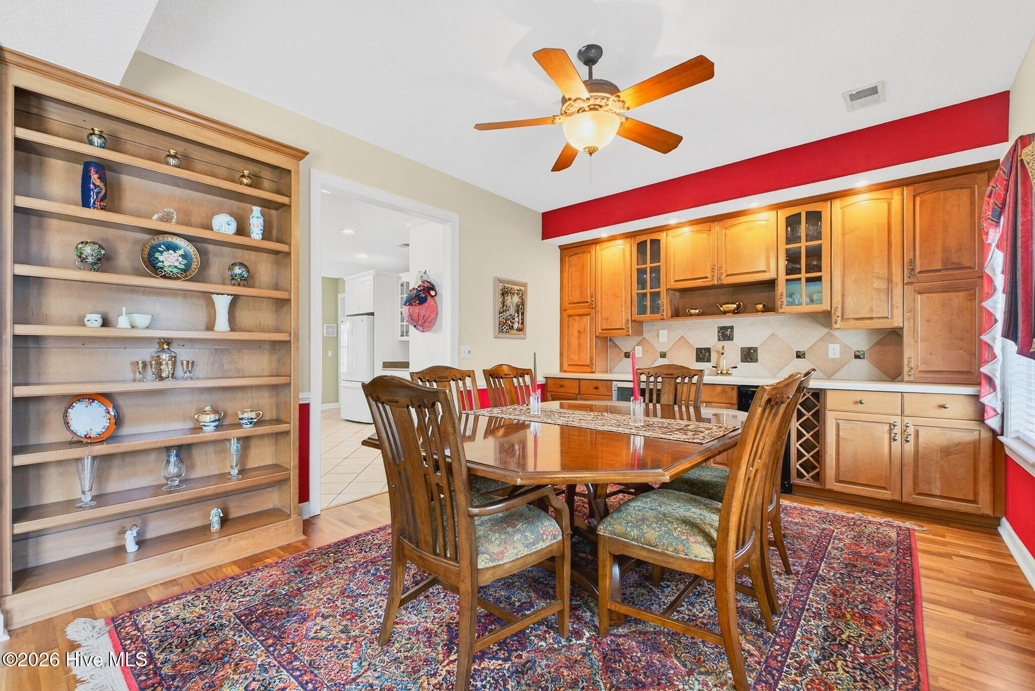 100557579 | Photo 11