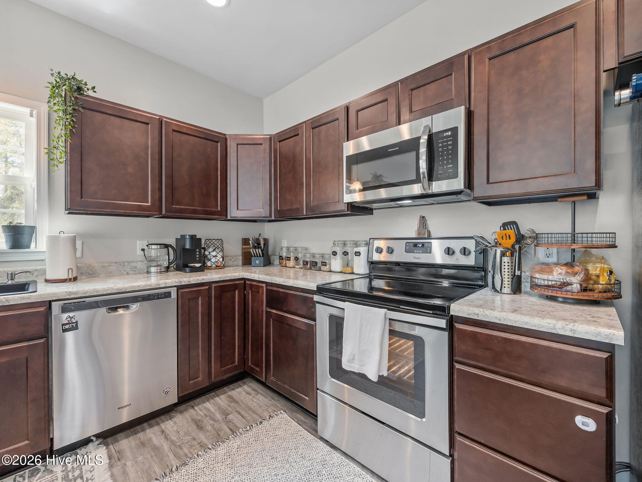 100564221 | Photo 16