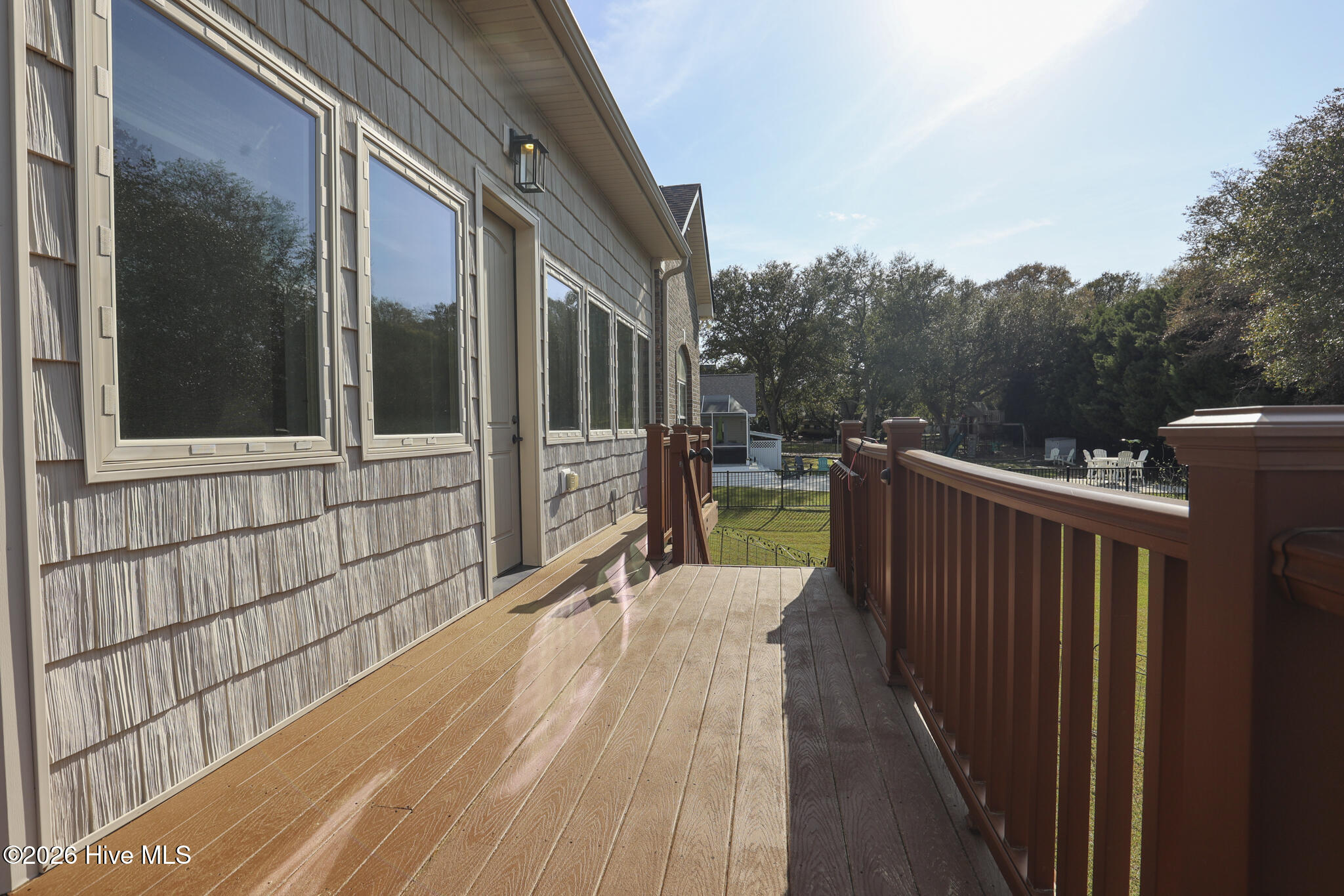 100564942 | Photo 70