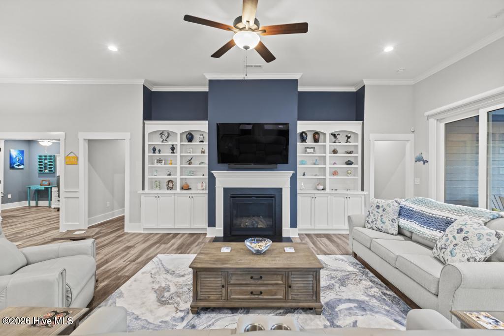 100569844 | Photo 25