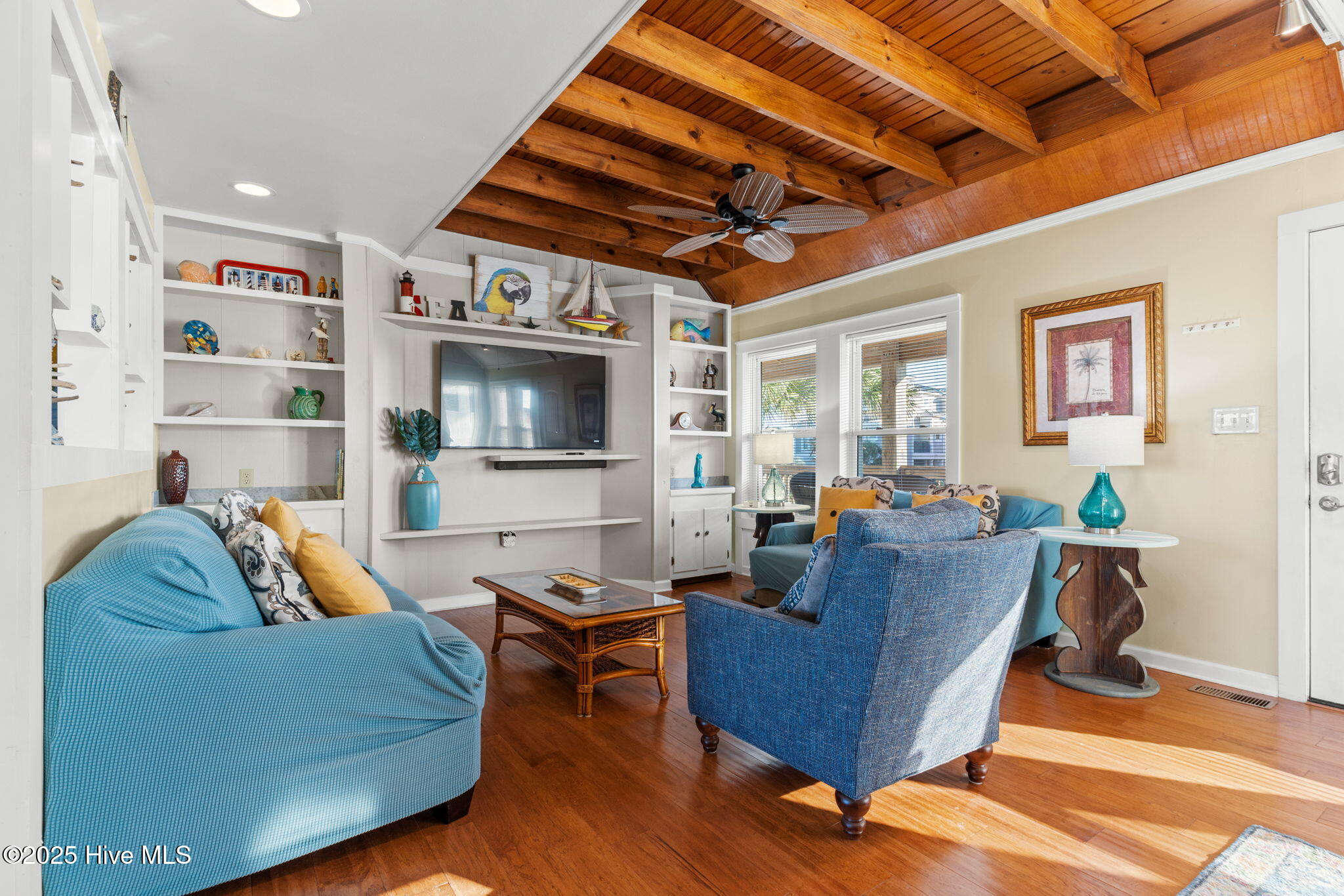 100540487 | Photo 44