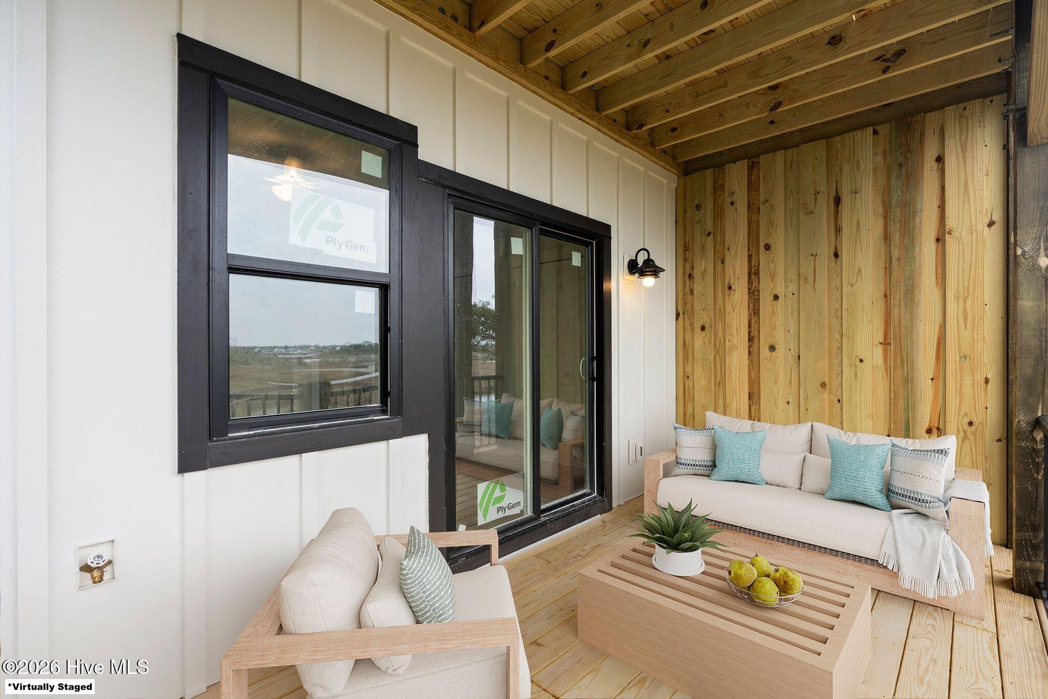 100558023 | Photo 69