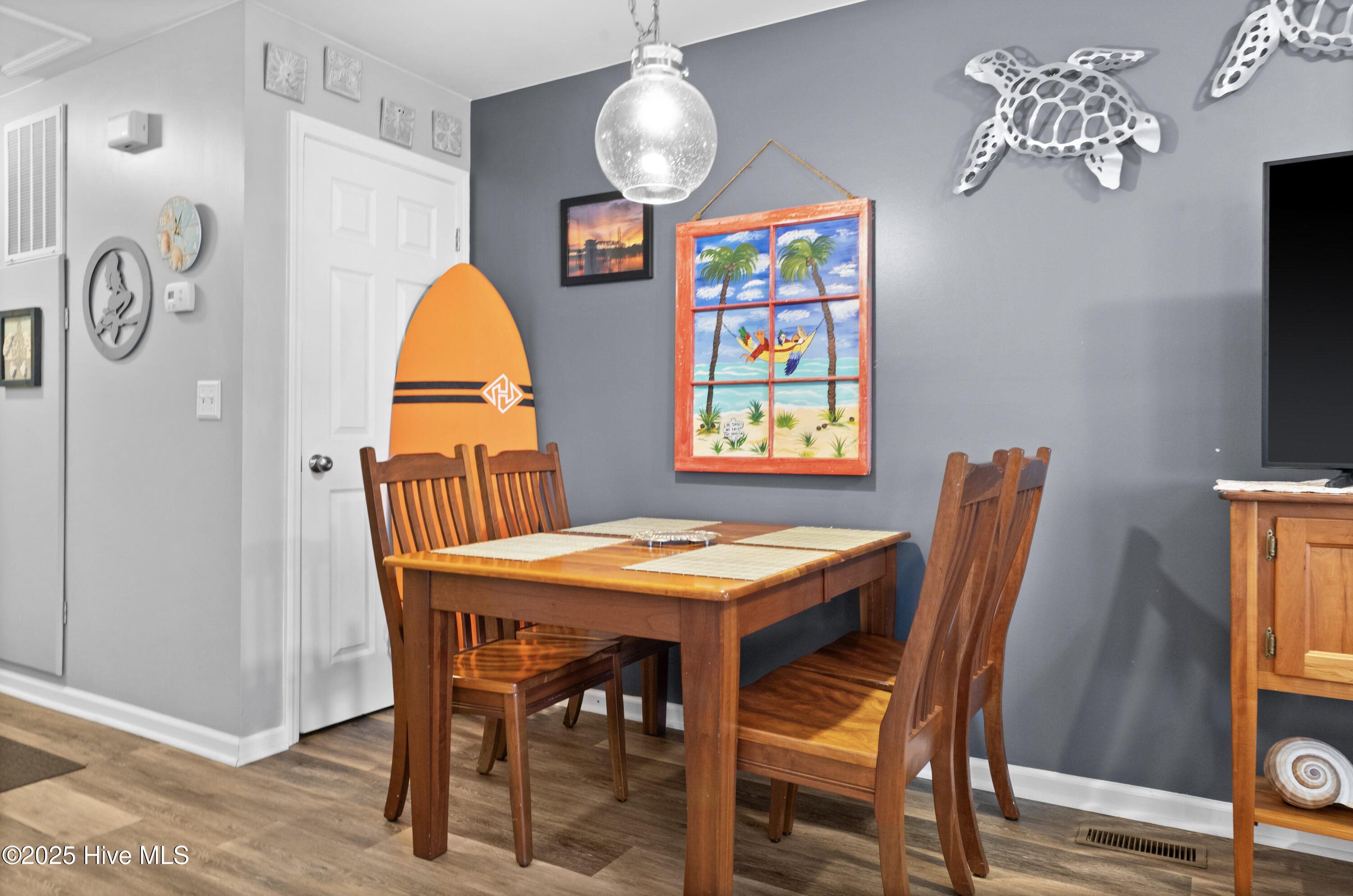 100523244 | Photo 13