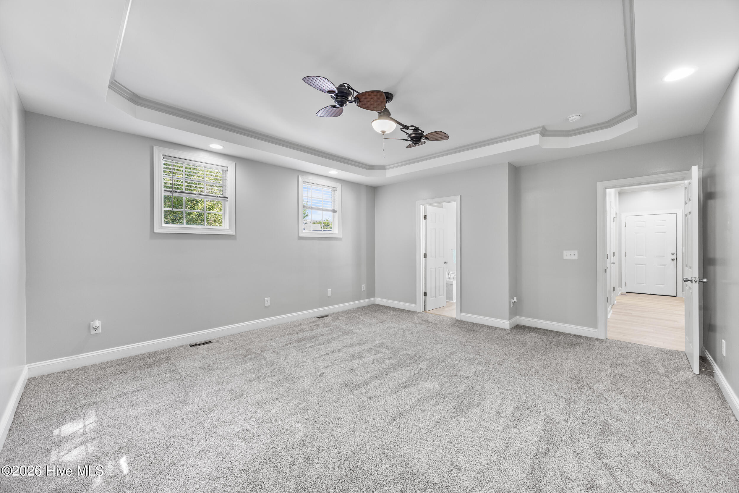 100569506 | Photo 25