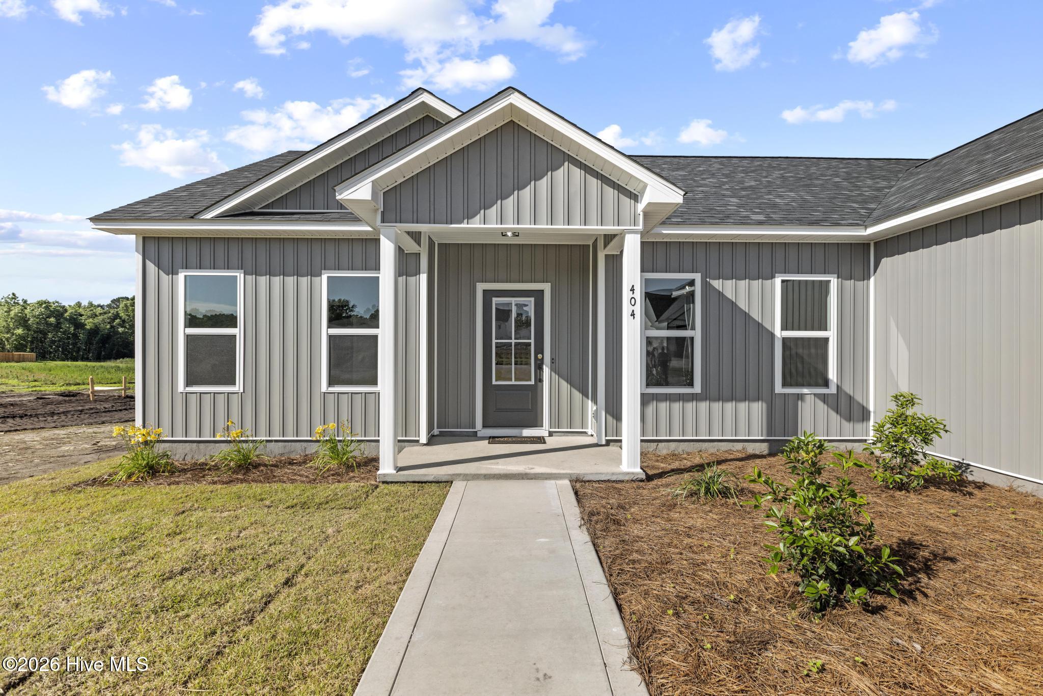 404 Wade Drive, Richlands, NC 28574 – photo 2