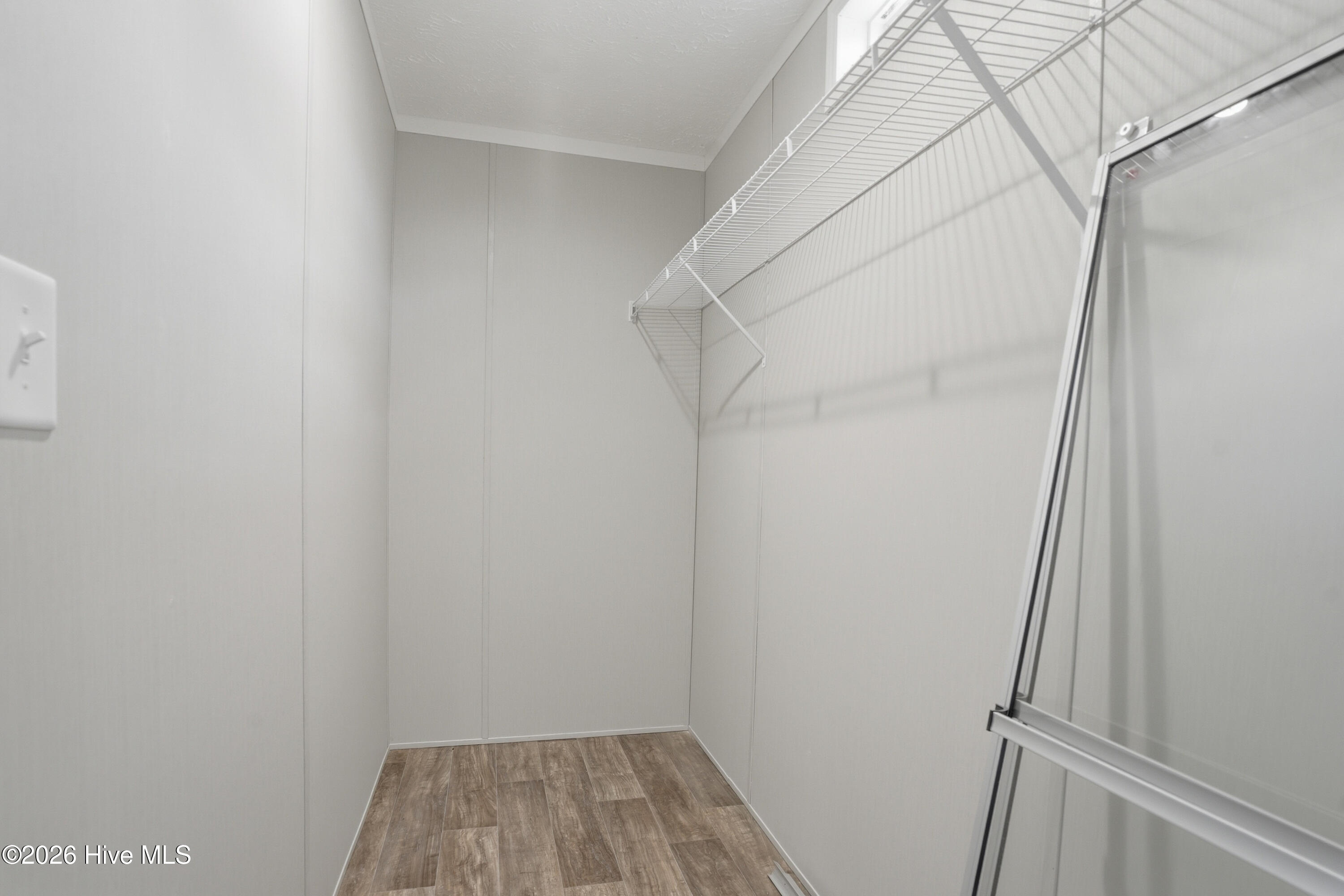 100565386 | Photo 11